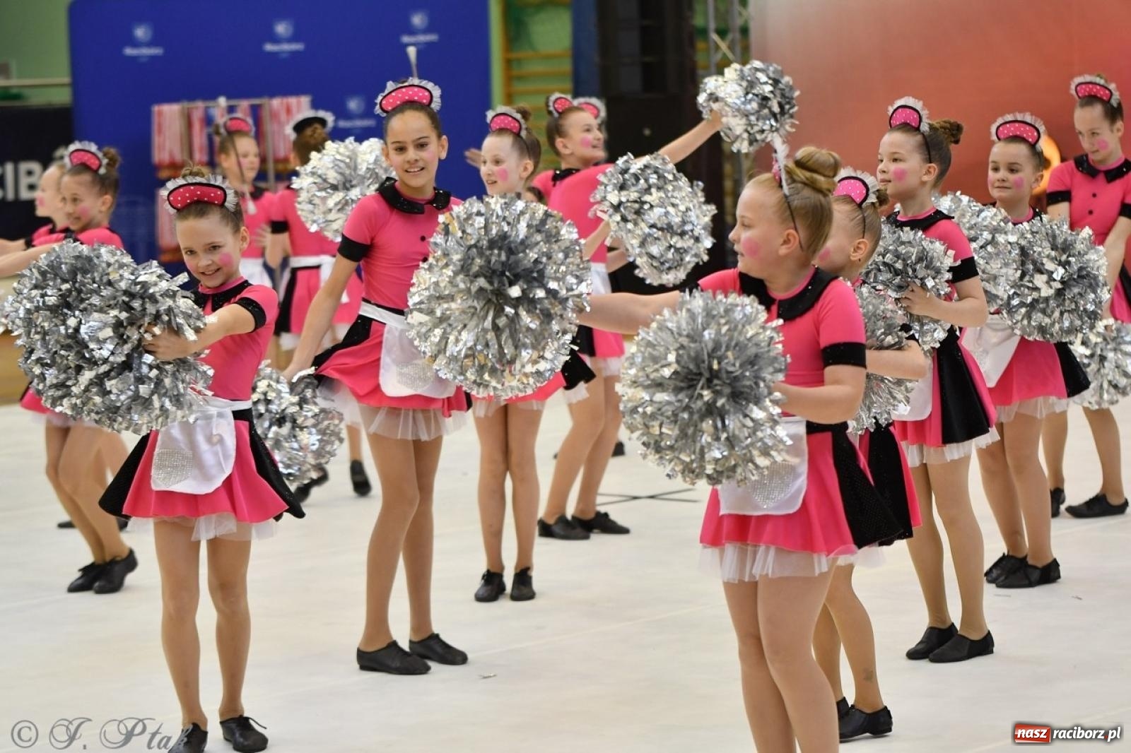 Zdjęcie w galerii na portalu naszraciborz.pl: Racibórz gości Mistrzostwa Okręgu Mażoretek Polski Południowo-Zachodniej [FOTO] wiadomości z regionu