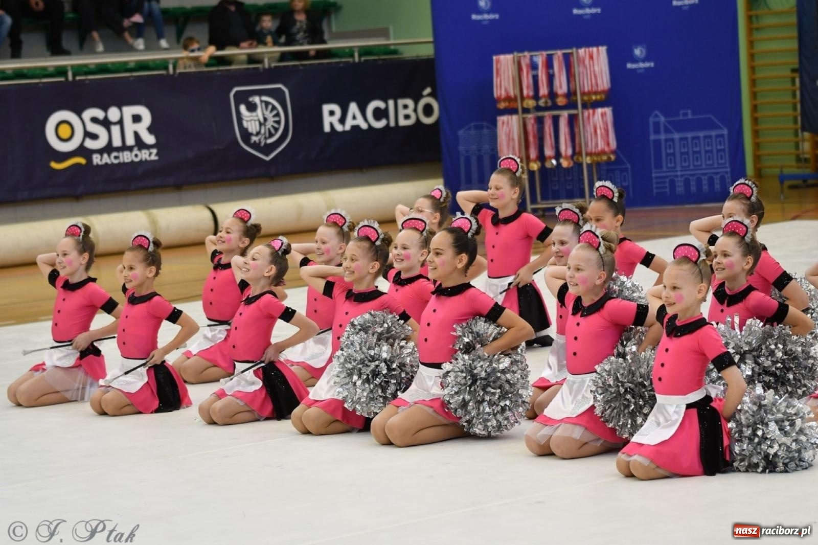 Zdjęcie w galerii na portalu naszraciborz.pl: Racibórz gości Mistrzostwa Okręgu Mażoretek Polski Południowo-Zachodniej [FOTO] wiadomości z regionu