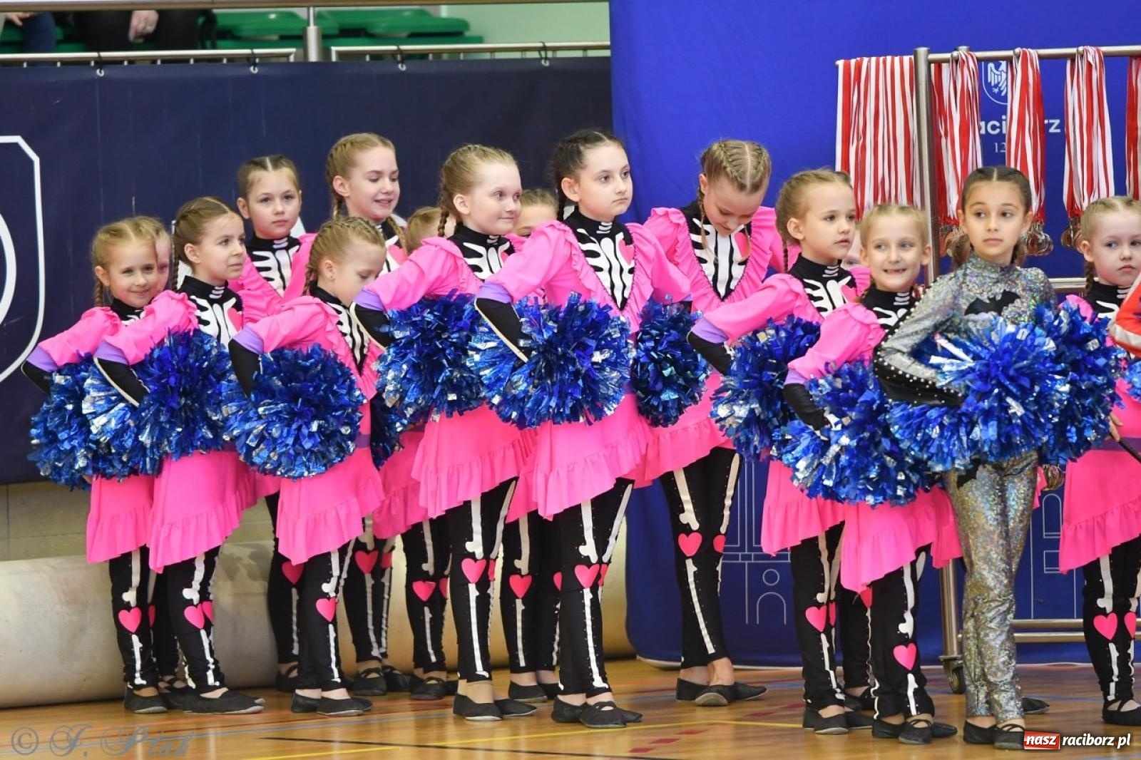 Zdjęcie w galerii na portalu naszraciborz.pl: Racibórz gości Mistrzostwa Okręgu Mażoretek Polski Południowo-Zachodniej [FOTO] wiadomości z regionu