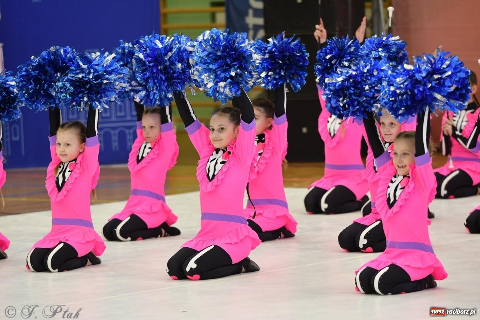 Zdjęcie w galerii na portalu naszraciborz.pl: Racibórz gości Mistrzostwa Okręgu Mażoretek Polski Południowo-Zachodniej [FOTO] wiadomości z regionu