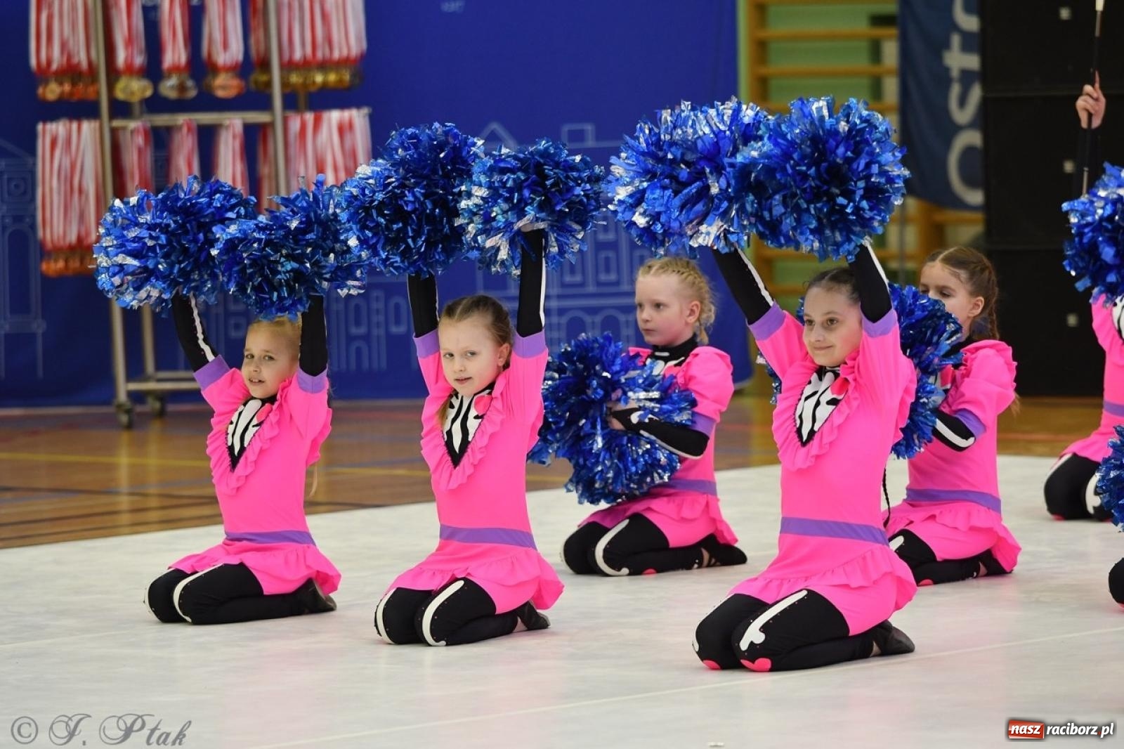 Zdjęcie w galerii na portalu naszraciborz.pl: Racibórz gości Mistrzostwa Okręgu Mażoretek Polski Południowo-Zachodniej [FOTO] wiadomości z regionu