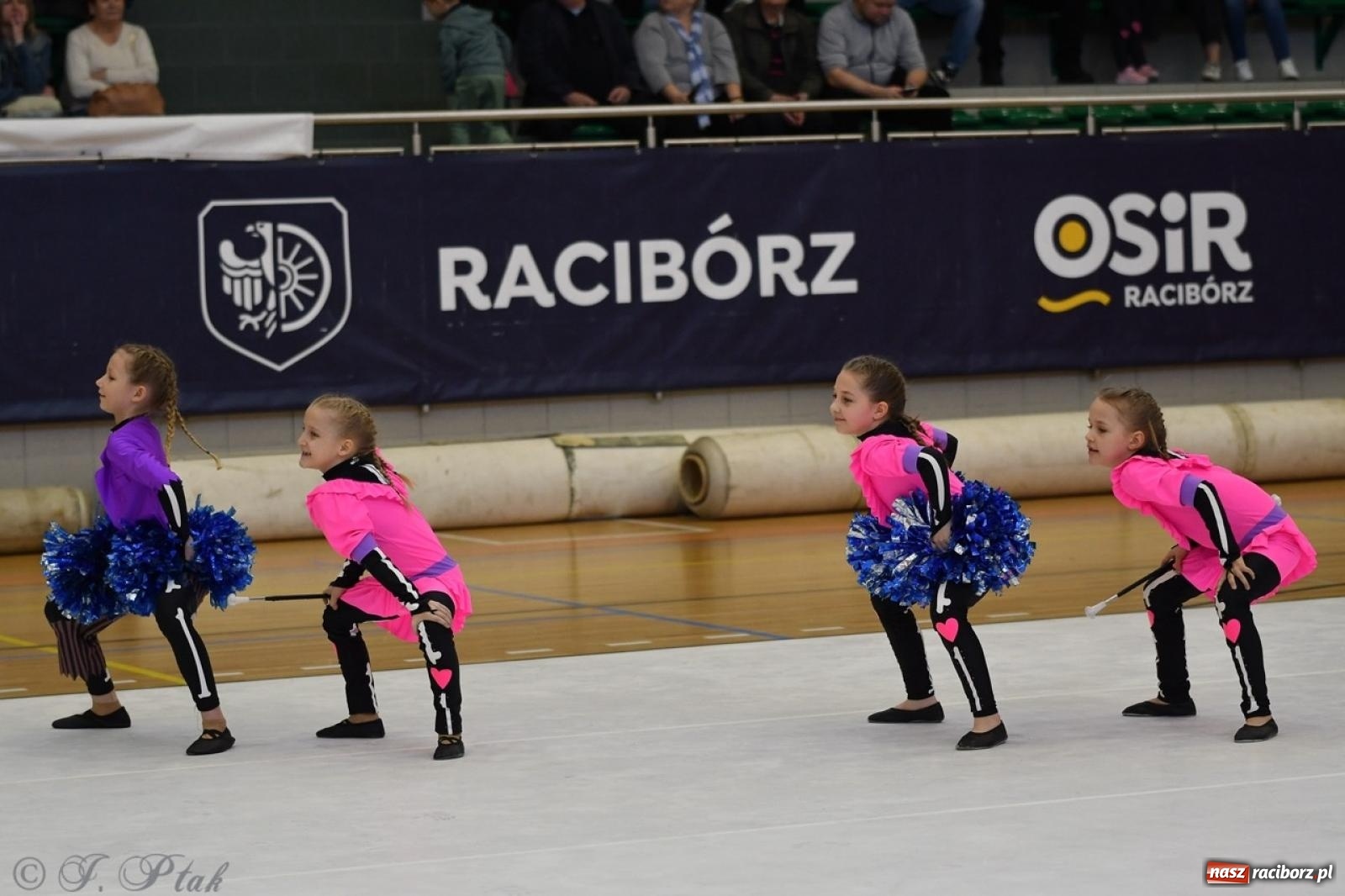 Zdjęcie w galerii na portalu naszraciborz.pl: Racibórz gości Mistrzostwa Okręgu Mażoretek Polski Południowo-Zachodniej [FOTO] wiadomości z regionu