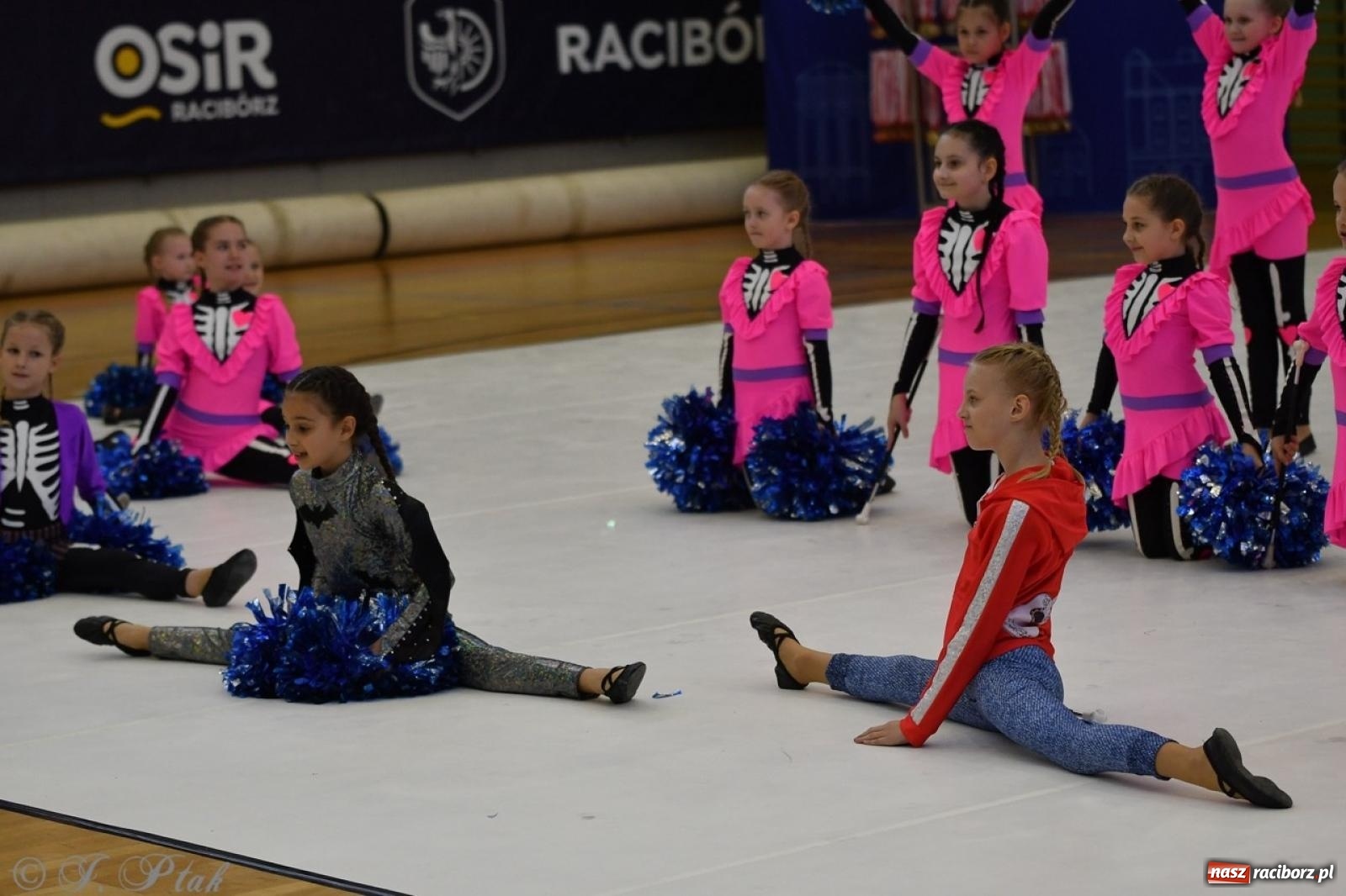 Zdjęcie w galerii na portalu naszraciborz.pl: Racibórz gości Mistrzostwa Okręgu Mażoretek Polski Południowo-Zachodniej [FOTO] wiadomości z regionu