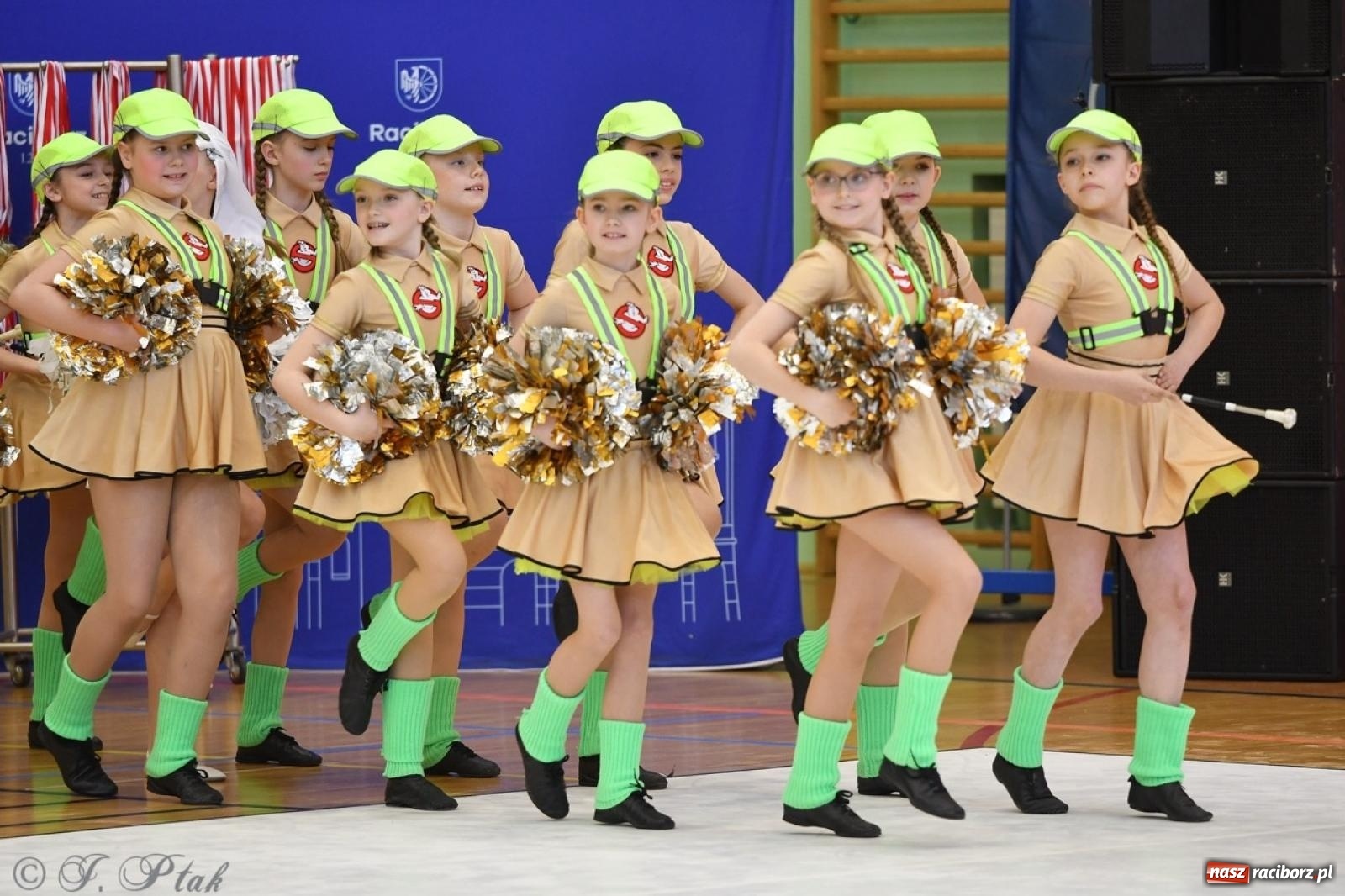 Zdjęcie w galerii na portalu naszraciborz.pl: Racibórz gości Mistrzostwa Okręgu Mażoretek Polski Południowo-Zachodniej [FOTO] wiadomości z regionu