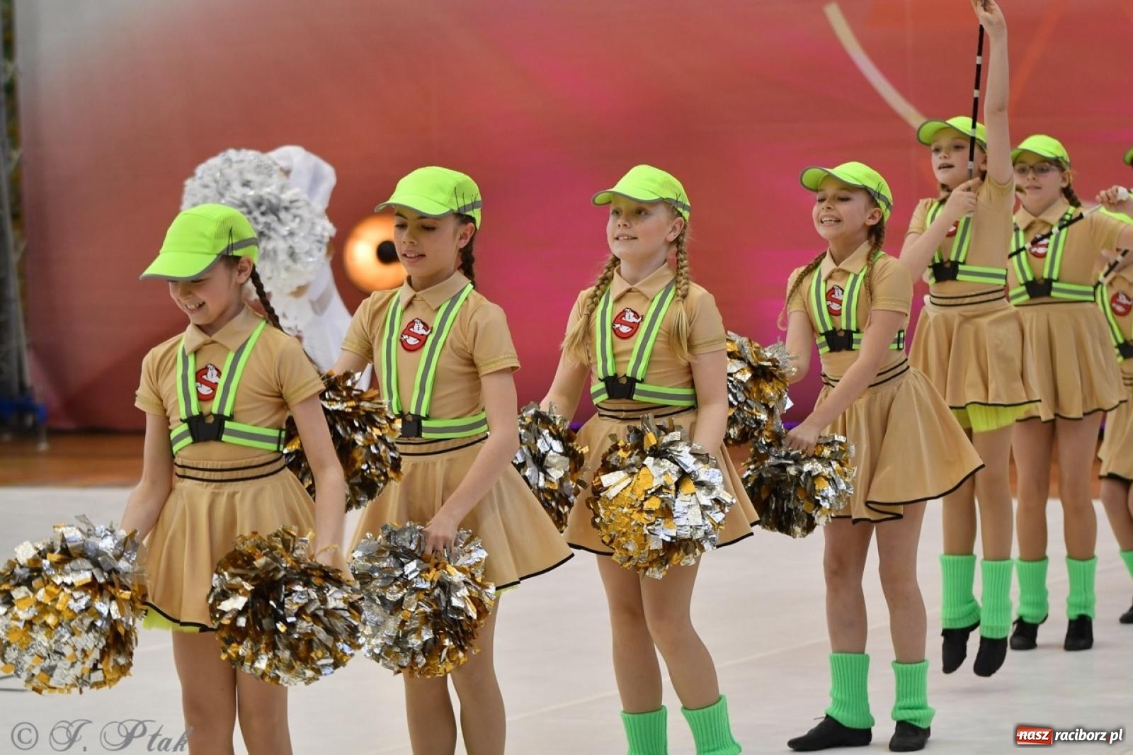 Zdjęcie w galerii na portalu naszraciborz.pl: Racibórz gości Mistrzostwa Okręgu Mażoretek Polski Południowo-Zachodniej [FOTO] wiadomości z regionu