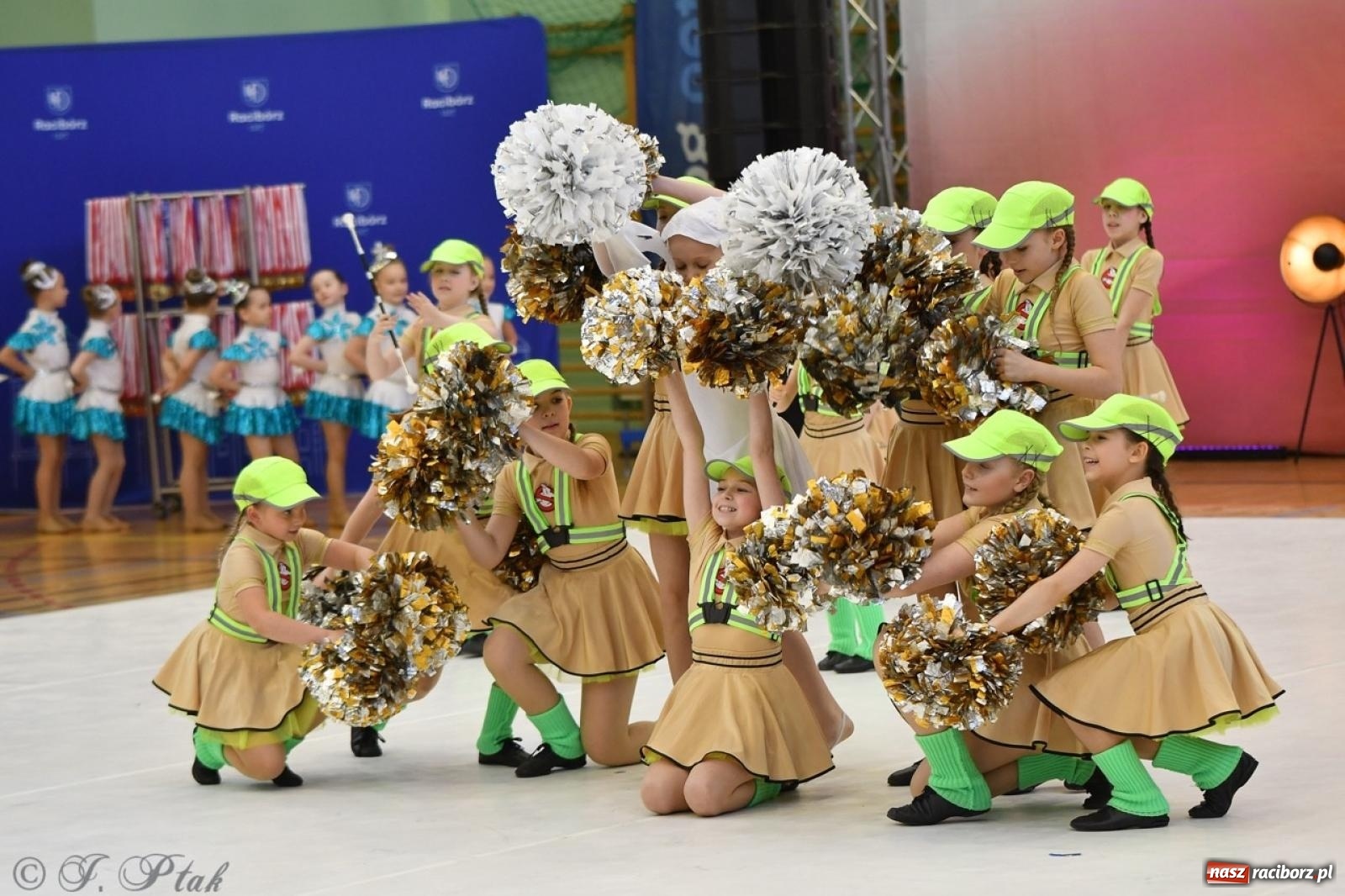 Zdjęcie w galerii na portalu naszraciborz.pl: Racibórz gości Mistrzostwa Okręgu Mażoretek Polski Południowo-Zachodniej [FOTO] wiadomości z regionu