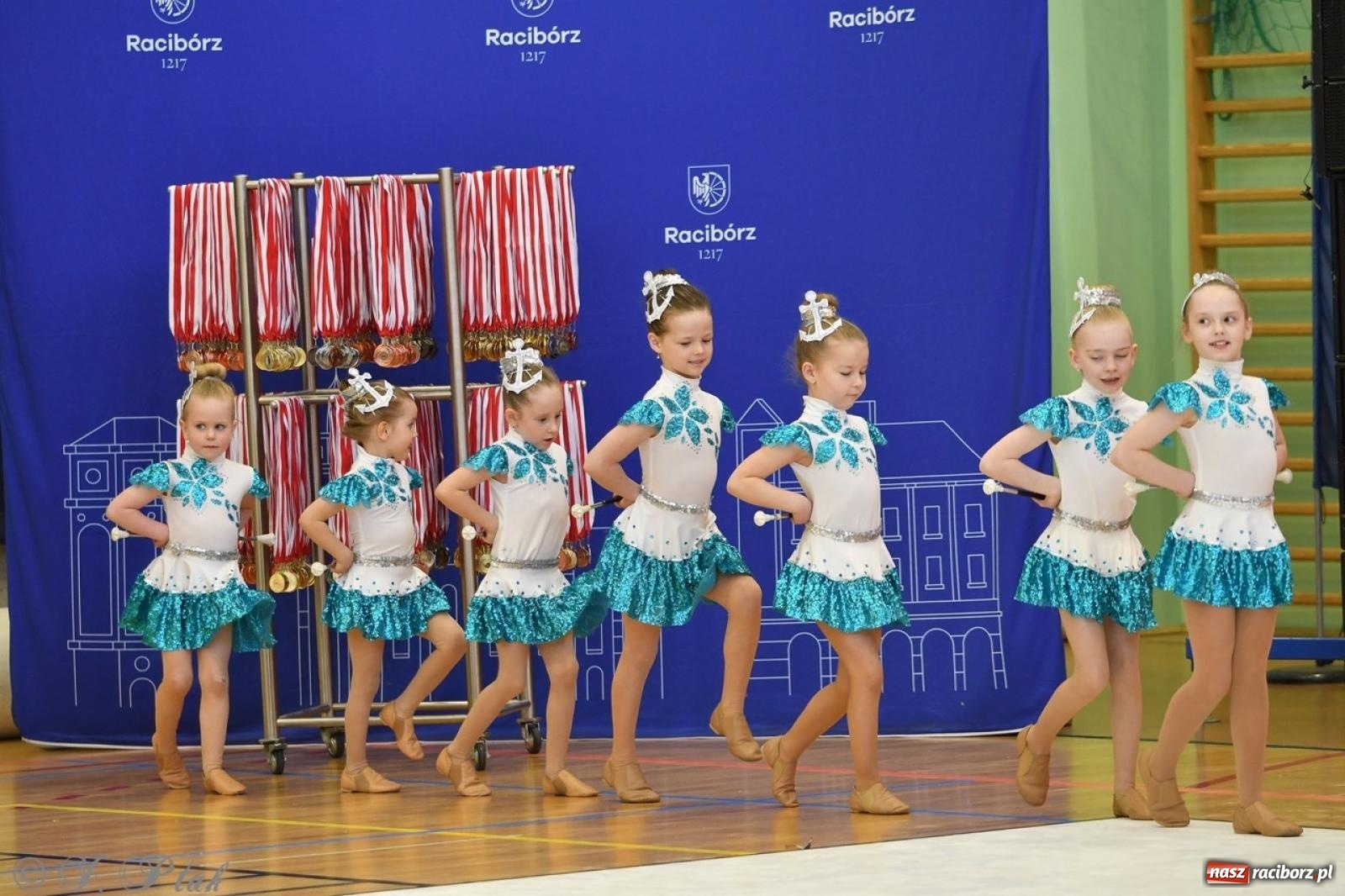 Zdjęcie w galerii na portalu naszraciborz.pl: Racibórz gości Mistrzostwa Okręgu Mażoretek Polski Południowo-Zachodniej [FOTO] wiadomości z regionu