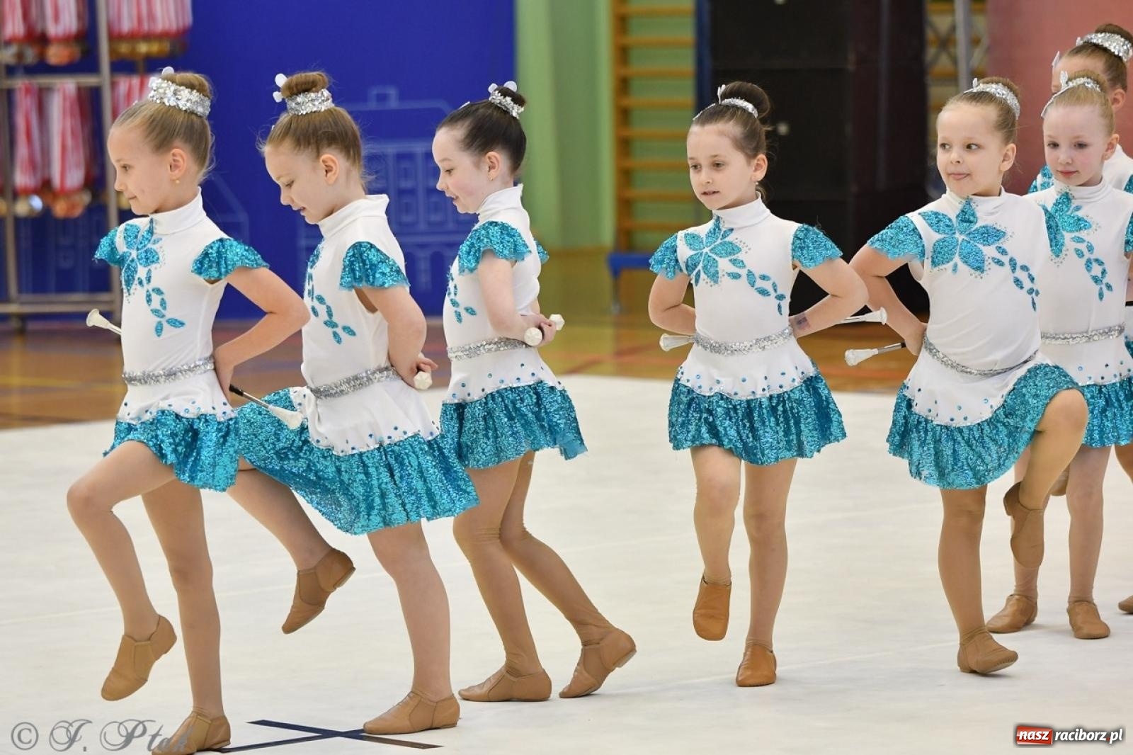 Zdjęcie w galerii na portalu naszraciborz.pl: Racibórz gości Mistrzostwa Okręgu Mażoretek Polski Południowo-Zachodniej [FOTO] wiadomości z regionu