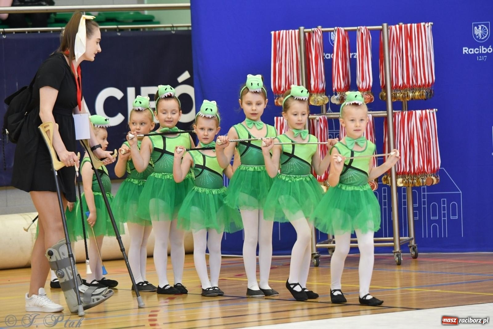 Zdjęcie w galerii na portalu naszraciborz.pl: Racibórz gości Mistrzostwa Okręgu Mażoretek Polski Południowo-Zachodniej [FOTO] wiadomości z regionu