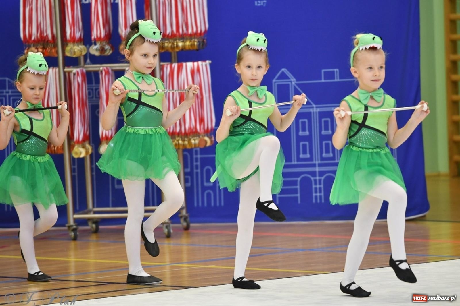 Zdjęcie w galerii na portalu naszraciborz.pl: Racibórz gości Mistrzostwa Okręgu Mażoretek Polski Południowo-Zachodniej [FOTO] wiadomości z regionu