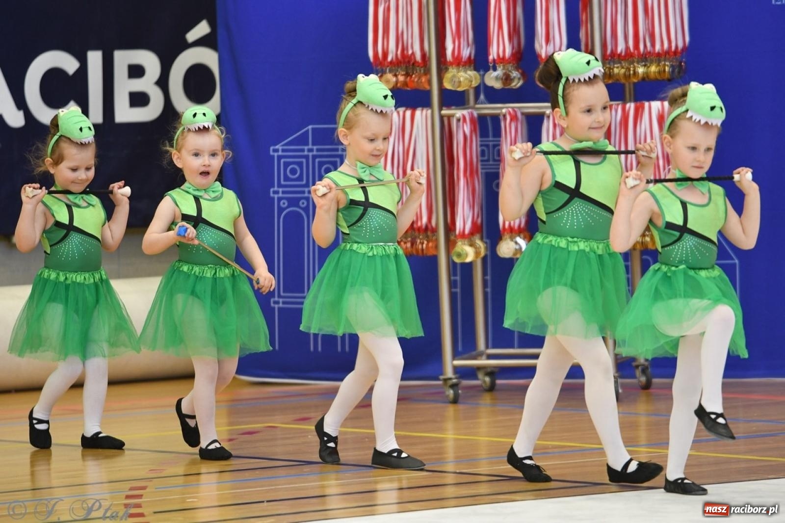 Zdjęcie w galerii na portalu naszraciborz.pl: Racibórz gości Mistrzostwa Okręgu Mażoretek Polski Południowo-Zachodniej [FOTO] wiadomości z regionu