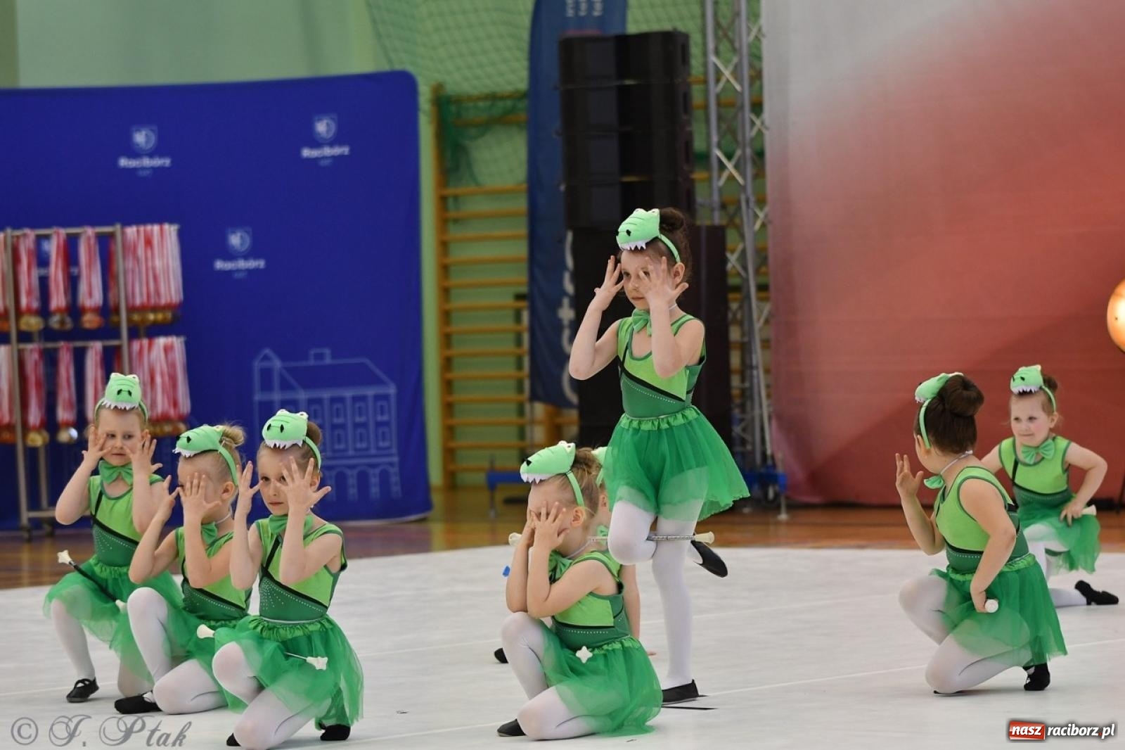 Zdjęcie w galerii na portalu naszraciborz.pl: Racibórz gości Mistrzostwa Okręgu Mażoretek Polski Południowo-Zachodniej [FOTO] wiadomości z regionu