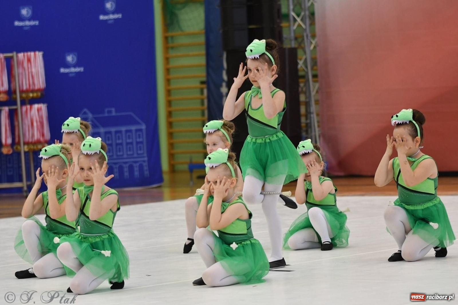 Zdjęcie w galerii na portalu naszraciborz.pl: Racibórz gości Mistrzostwa Okręgu Mażoretek Polski Południowo-Zachodniej [FOTO] wiadomości z regionu