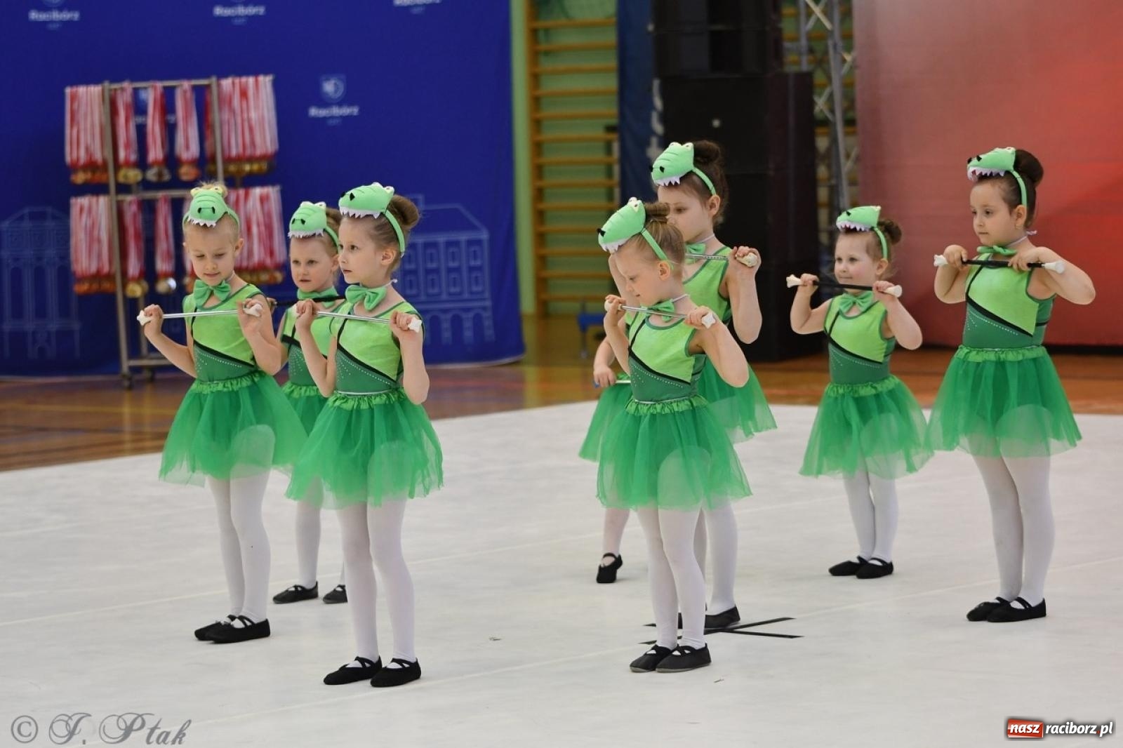 Zdjęcie w galerii na portalu naszraciborz.pl: Racibórz gości Mistrzostwa Okręgu Mażoretek Polski Południowo-Zachodniej [FOTO] wiadomości z regionu