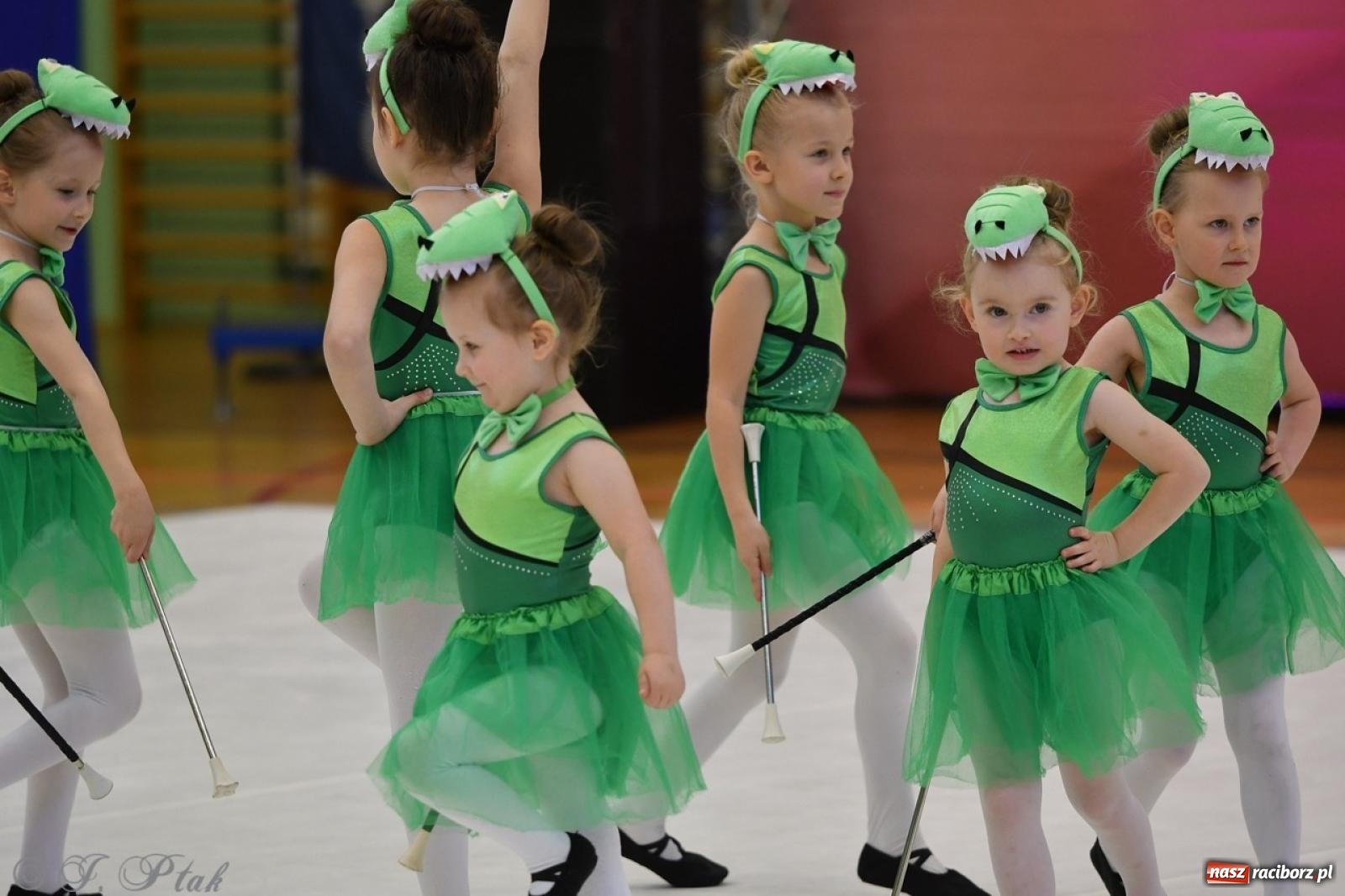 Zdjęcie w galerii na portalu naszraciborz.pl: Racibórz gości Mistrzostwa Okręgu Mażoretek Polski Południowo-Zachodniej [FOTO] wiadomości z regionu