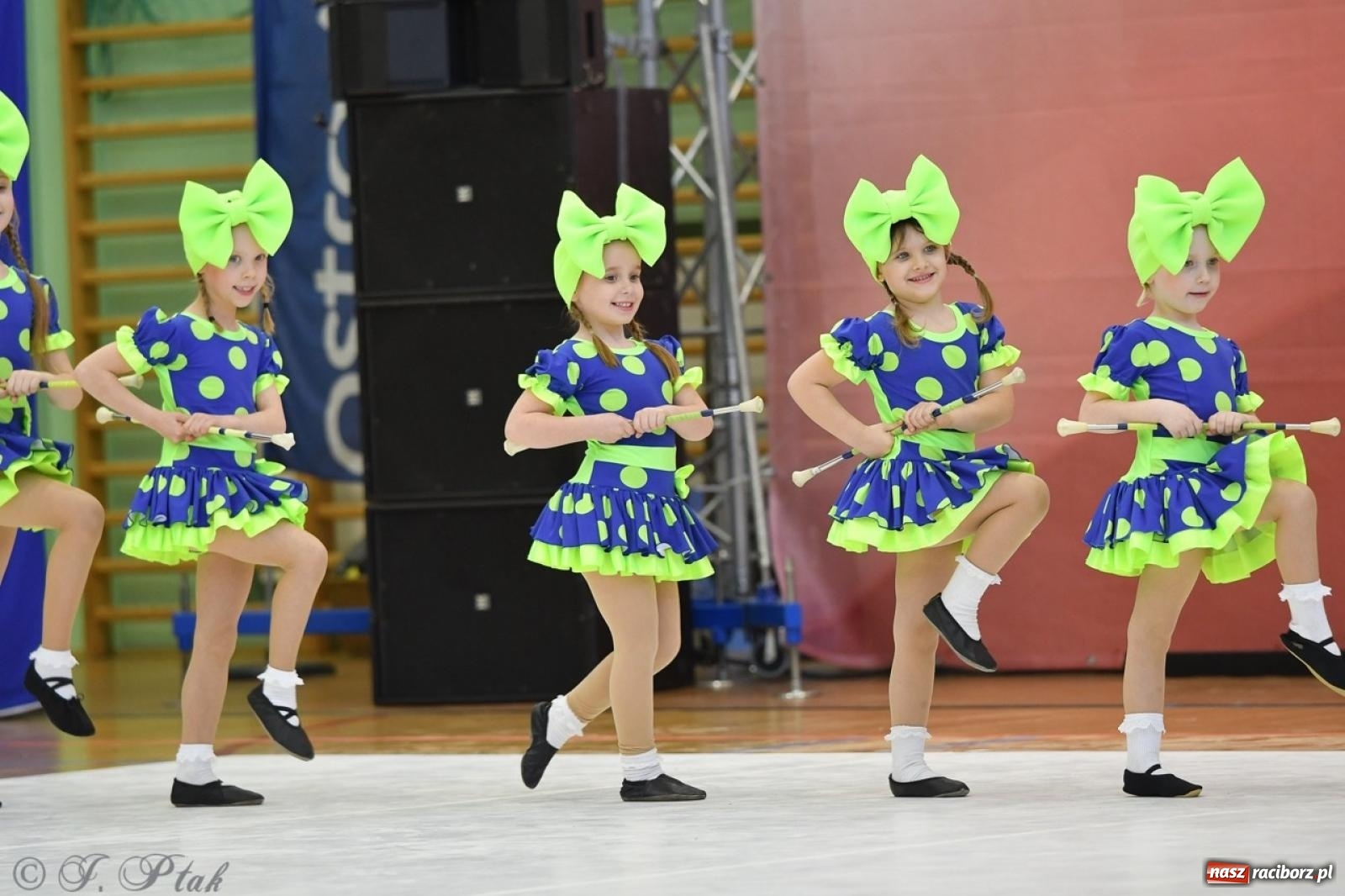 Zdjęcie w galerii na portalu naszraciborz.pl: Racibórz gości Mistrzostwa Okręgu Mażoretek Polski Południowo-Zachodniej [FOTO] wiadomości z regionu