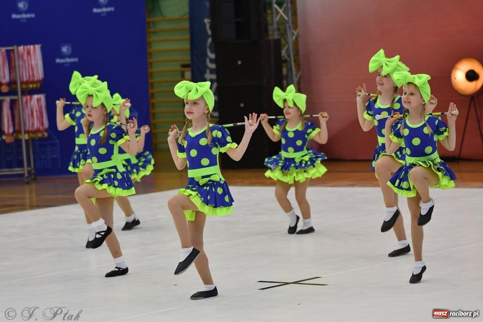 Zdjęcie w galerii na portalu naszraciborz.pl: Racibórz gości Mistrzostwa Okręgu Mażoretek Polski Południowo-Zachodniej [FOTO] wiadomości z regionu