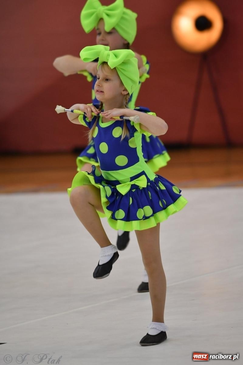 Zdjęcie w galerii na portalu naszraciborz.pl: Racibórz gości Mistrzostwa Okręgu Mażoretek Polski Południowo-Zachodniej [FOTO] wiadomości z regionu