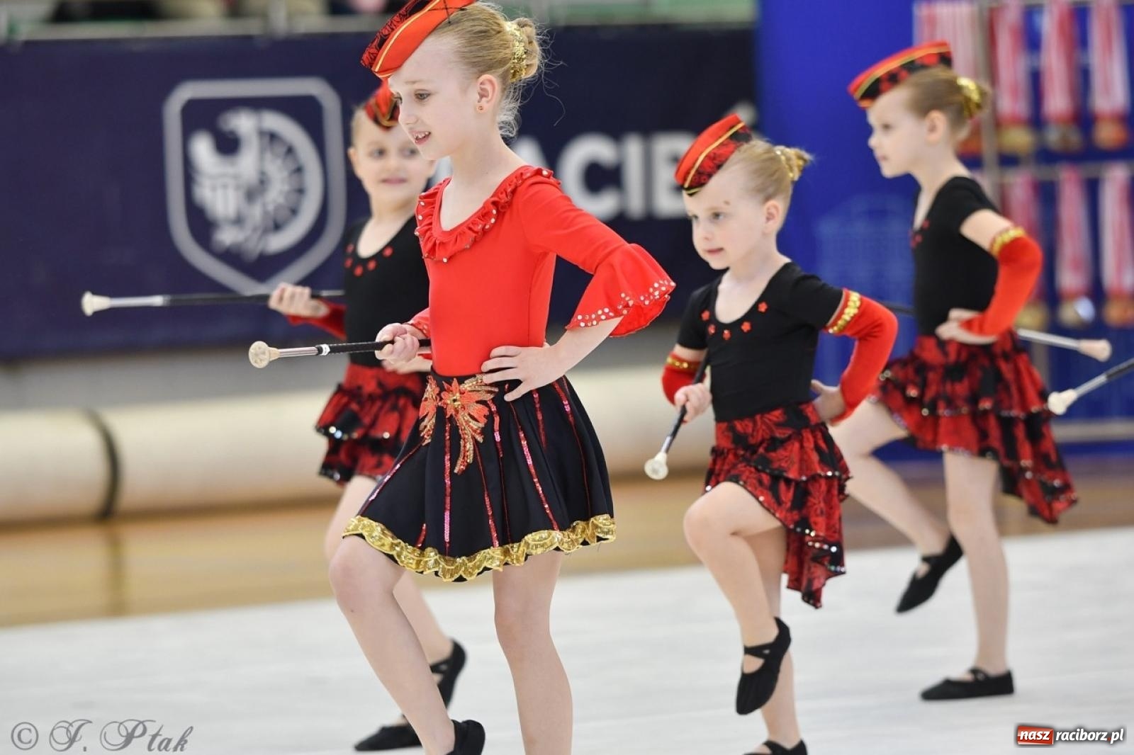 Zdjęcie w galerii na portalu naszraciborz.pl: Racibórz gości Mistrzostwa Okręgu Mażoretek Polski Południowo-Zachodniej [FOTO] wiadomości z regionu