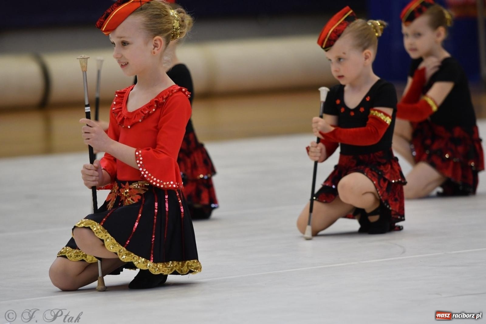 Zdjęcie w galerii na portalu naszraciborz.pl: Racibórz gości Mistrzostwa Okręgu Mażoretek Polski Południowo-Zachodniej [FOTO] wiadomości z regionu