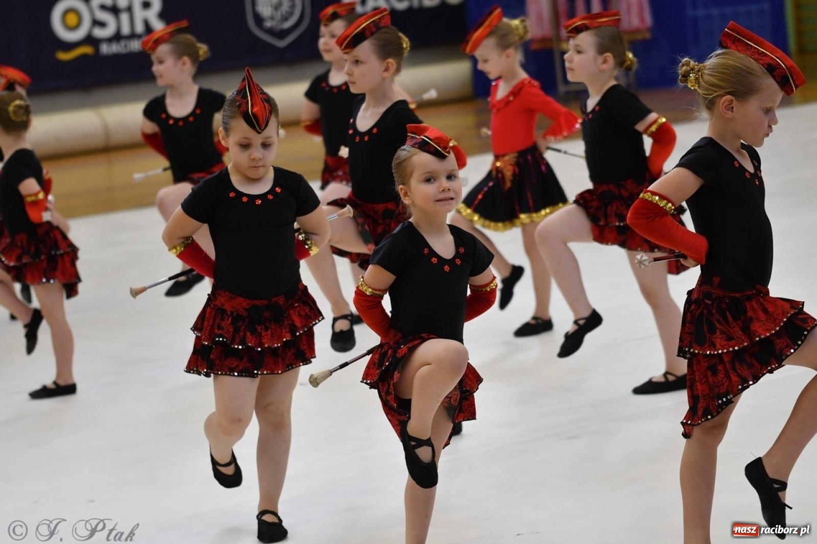 Zdjęcie w galerii na portalu naszraciborz.pl: Racibórz gości Mistrzostwa Okręgu Mażoretek Polski Południowo-Zachodniej [FOTO] wiadomości z regionu