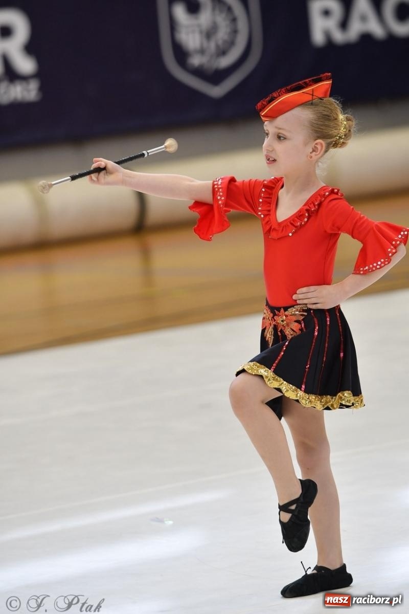 Zdjęcie w galerii na portalu naszraciborz.pl: Racibórz gości Mistrzostwa Okręgu Mażoretek Polski Południowo-Zachodniej [FOTO] wiadomości z regionu