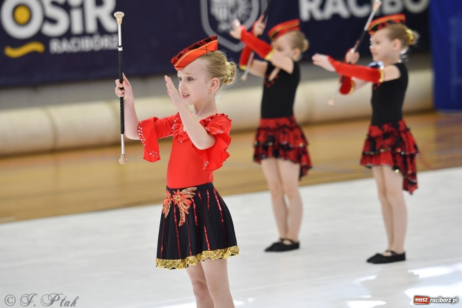 Zdjęcie w galerii na portalu naszraciborz.pl: Racibórz gości Mistrzostwa Okręgu Mażoretek Polski Południowo-Zachodniej [FOTO] wiadomości z regionu