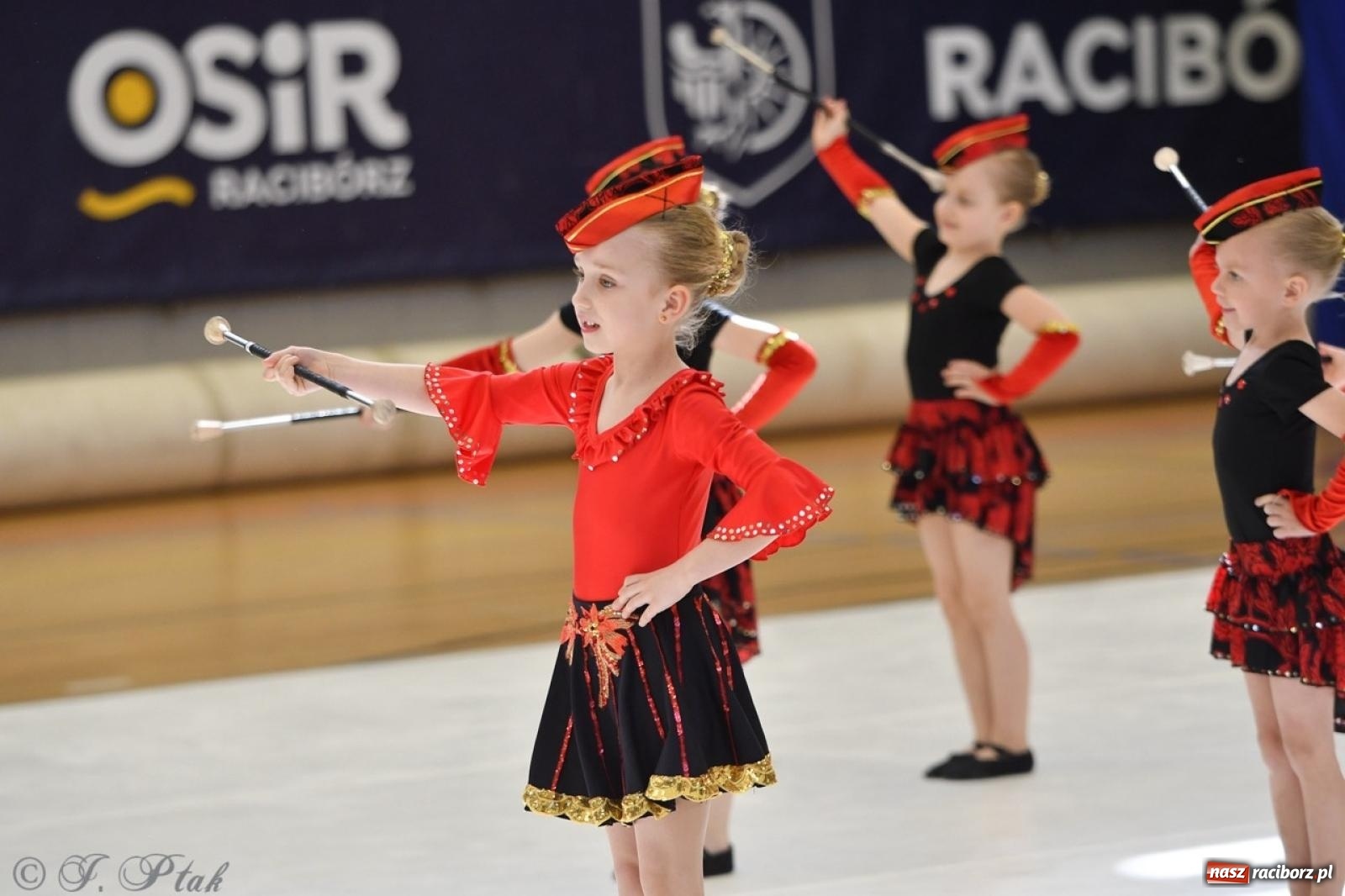 Zdjęcie w galerii na portalu naszraciborz.pl: Racibórz gości Mistrzostwa Okręgu Mażoretek Polski Południowo-Zachodniej [FOTO] wiadomości z regionu