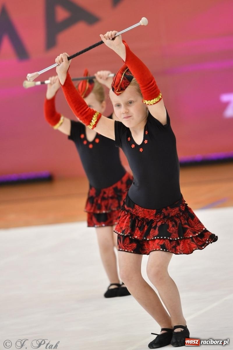 Zdjęcie w galerii na portalu naszraciborz.pl: Racibórz gości Mistrzostwa Okręgu Mażoretek Polski Południowo-Zachodniej [FOTO] wiadomości z regionu