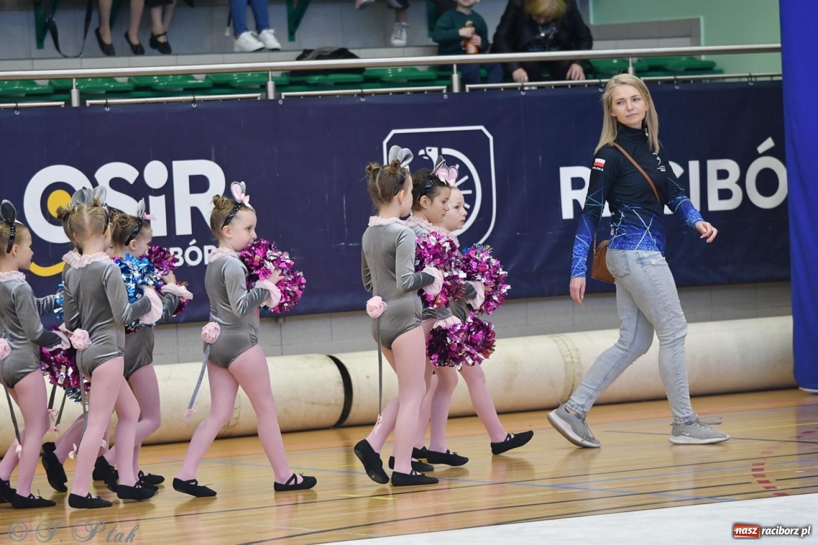 Zdjęcie w galerii na portalu naszraciborz.pl: Racibórz gości Mistrzostwa Okręgu Mażoretek Polski Południowo-Zachodniej [FOTO] wiadomości z regionu
