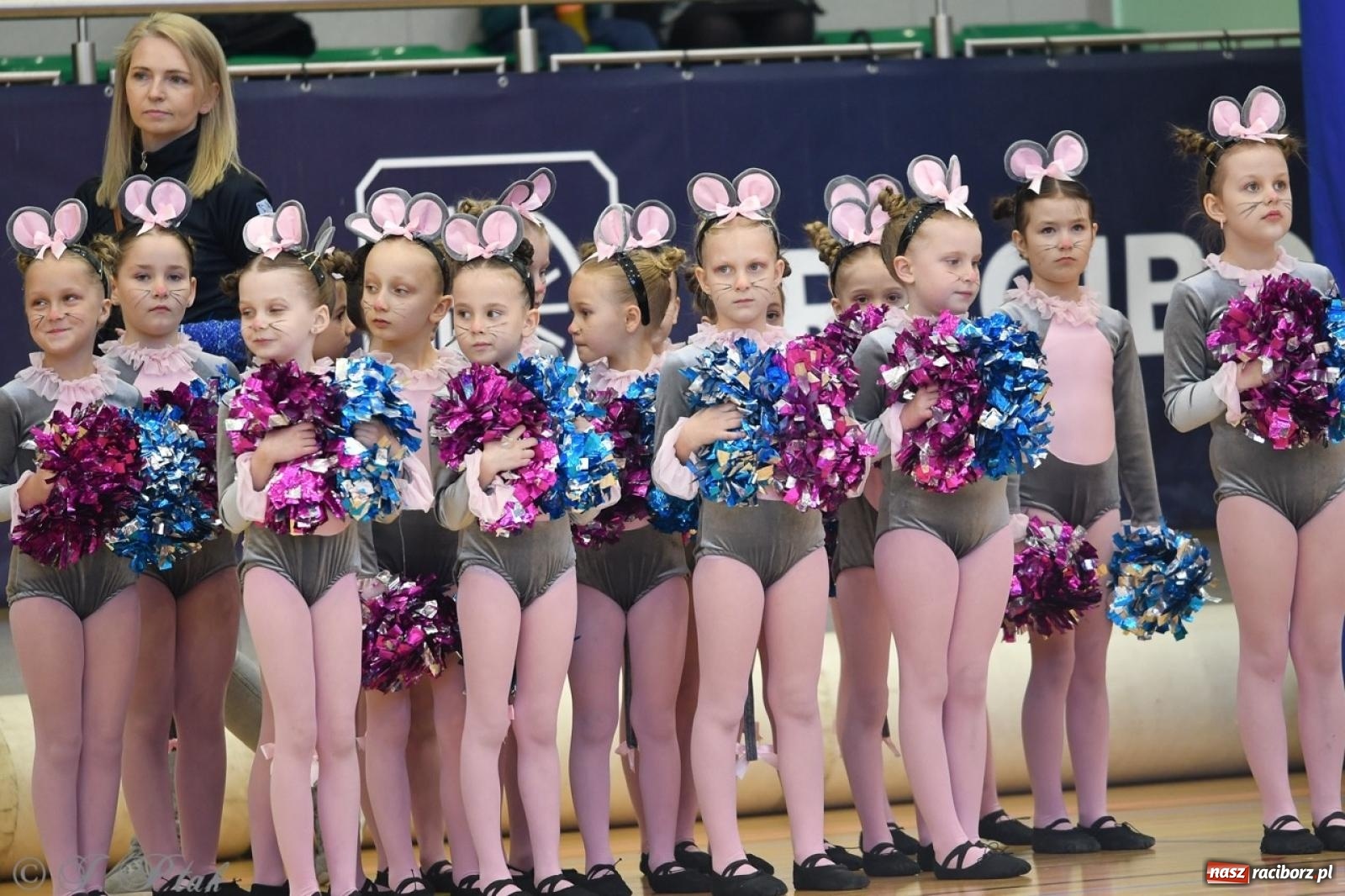 Zdjęcie w galerii na portalu naszraciborz.pl: Racibórz gości Mistrzostwa Okręgu Mażoretek Polski Południowo-Zachodniej [FOTO] wiadomości z regionu