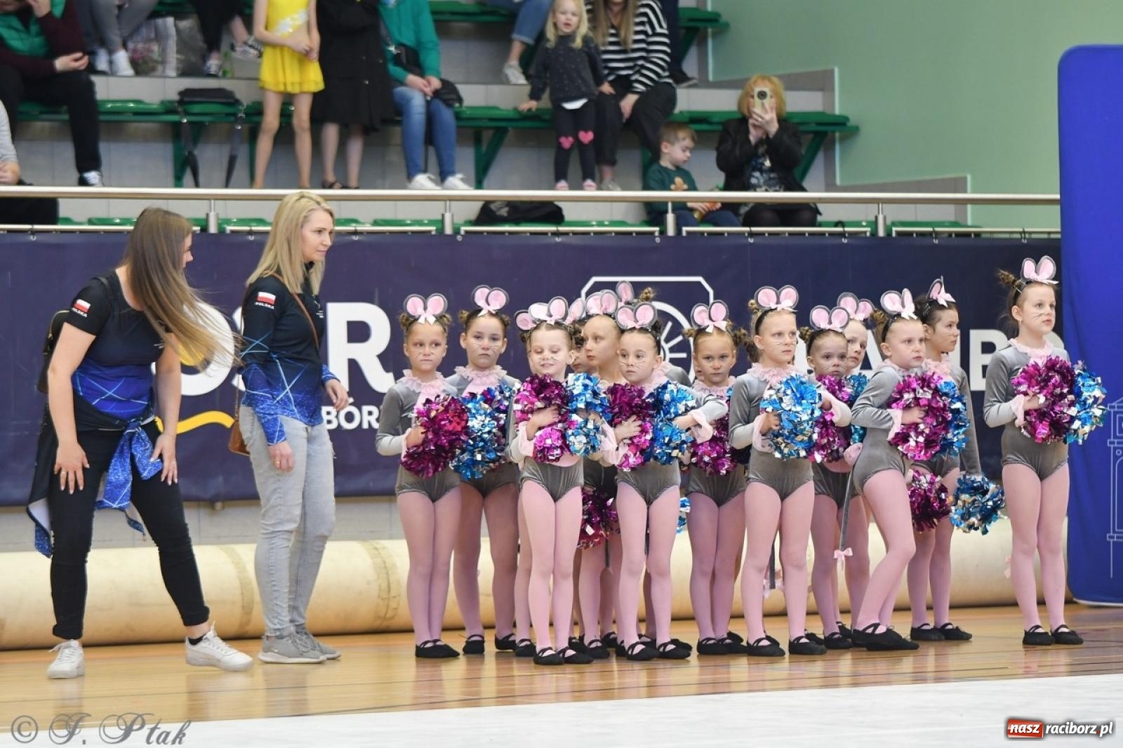 Zdjęcie w galerii na portalu naszraciborz.pl: Racibórz gości Mistrzostwa Okręgu Mażoretek Polski Południowo-Zachodniej [FOTO] wiadomości z regionu