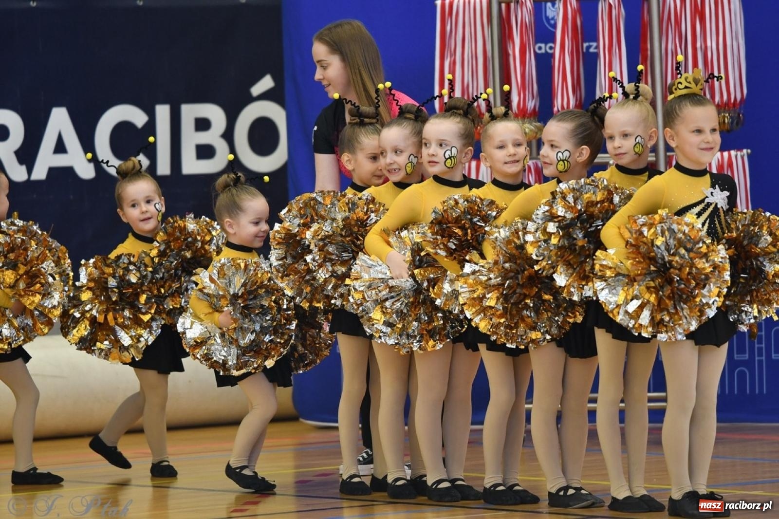 Zdjęcie w galerii na portalu naszraciborz.pl: Racibórz gości Mistrzostwa Okręgu Mażoretek Polski Południowo-Zachodniej [FOTO] wiadomości z regionu