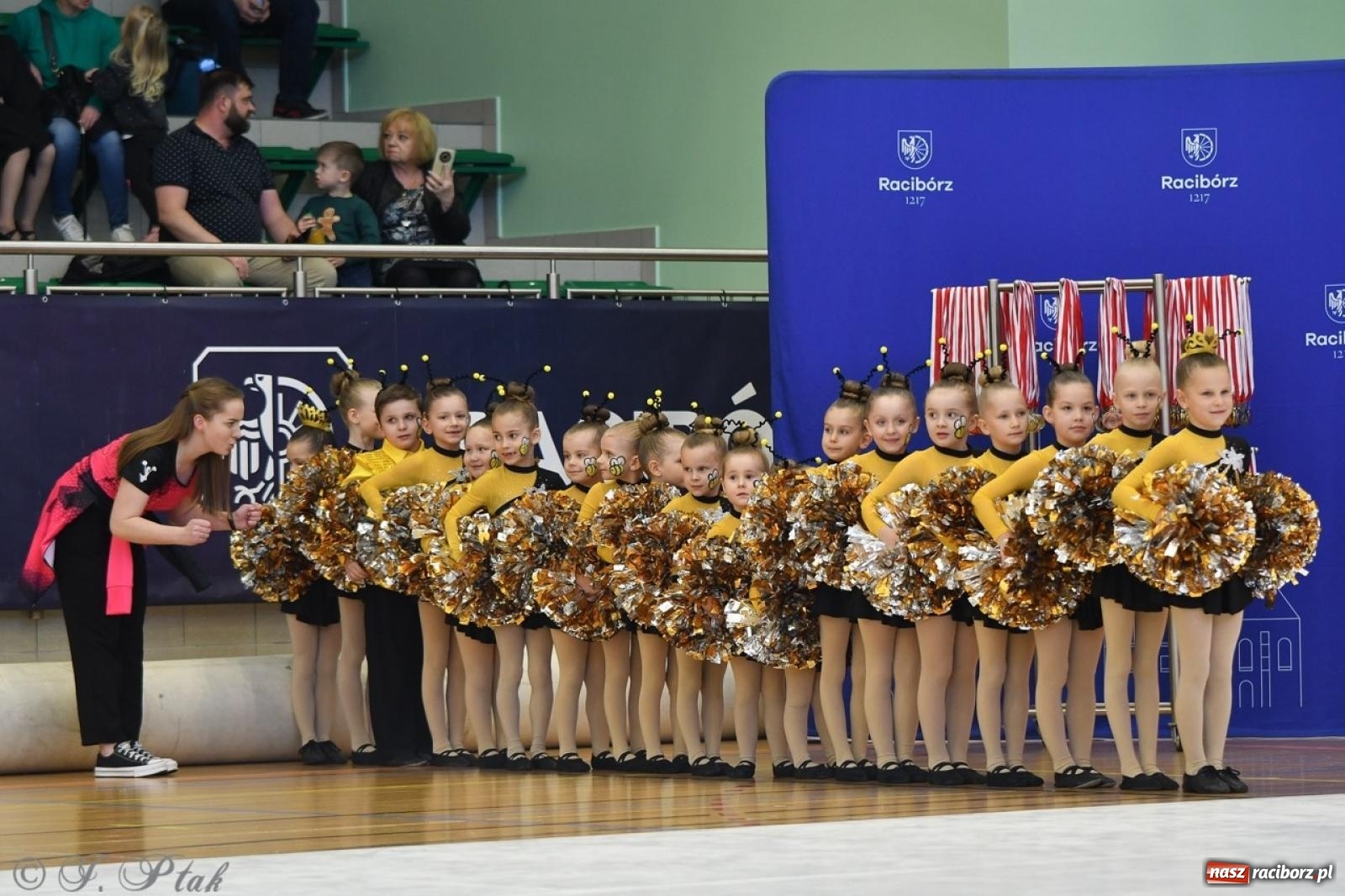 Zdjęcie w galerii na portalu naszraciborz.pl: Racibórz gości Mistrzostwa Okręgu Mażoretek Polski Południowo-Zachodniej [FOTO] wiadomości z regionu