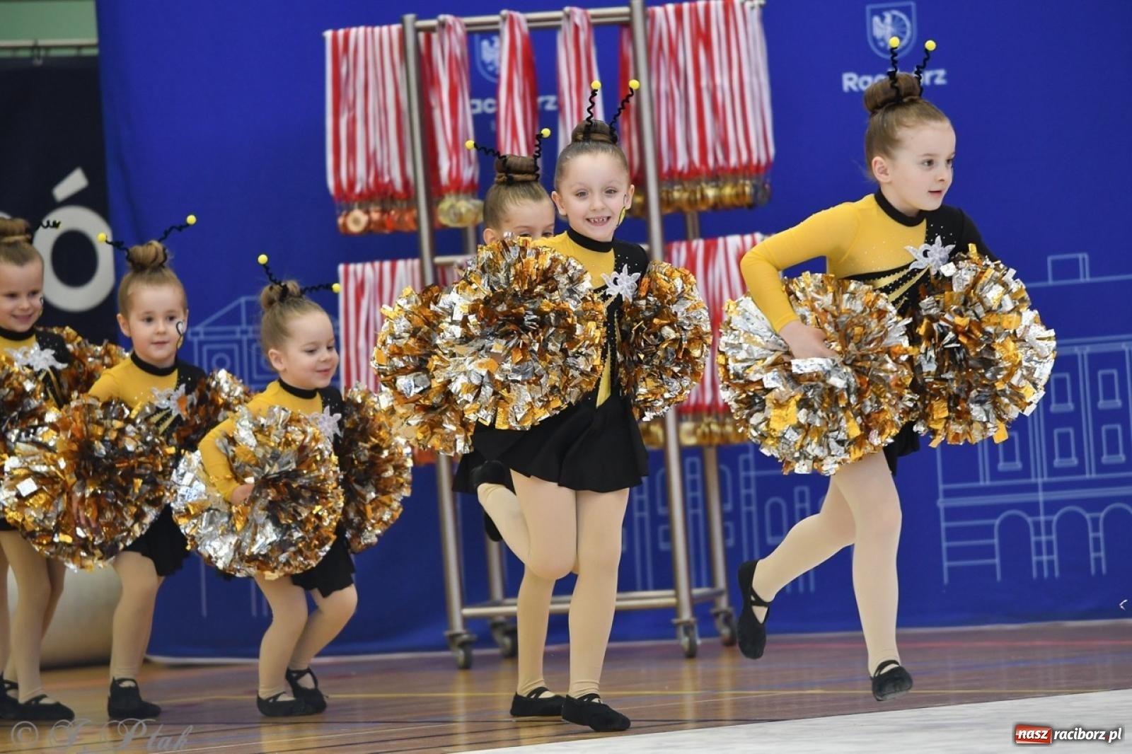 Zdjęcie w galerii na portalu naszraciborz.pl: Racibórz gości Mistrzostwa Okręgu Mażoretek Polski Południowo-Zachodniej [FOTO] wiadomości z regionu