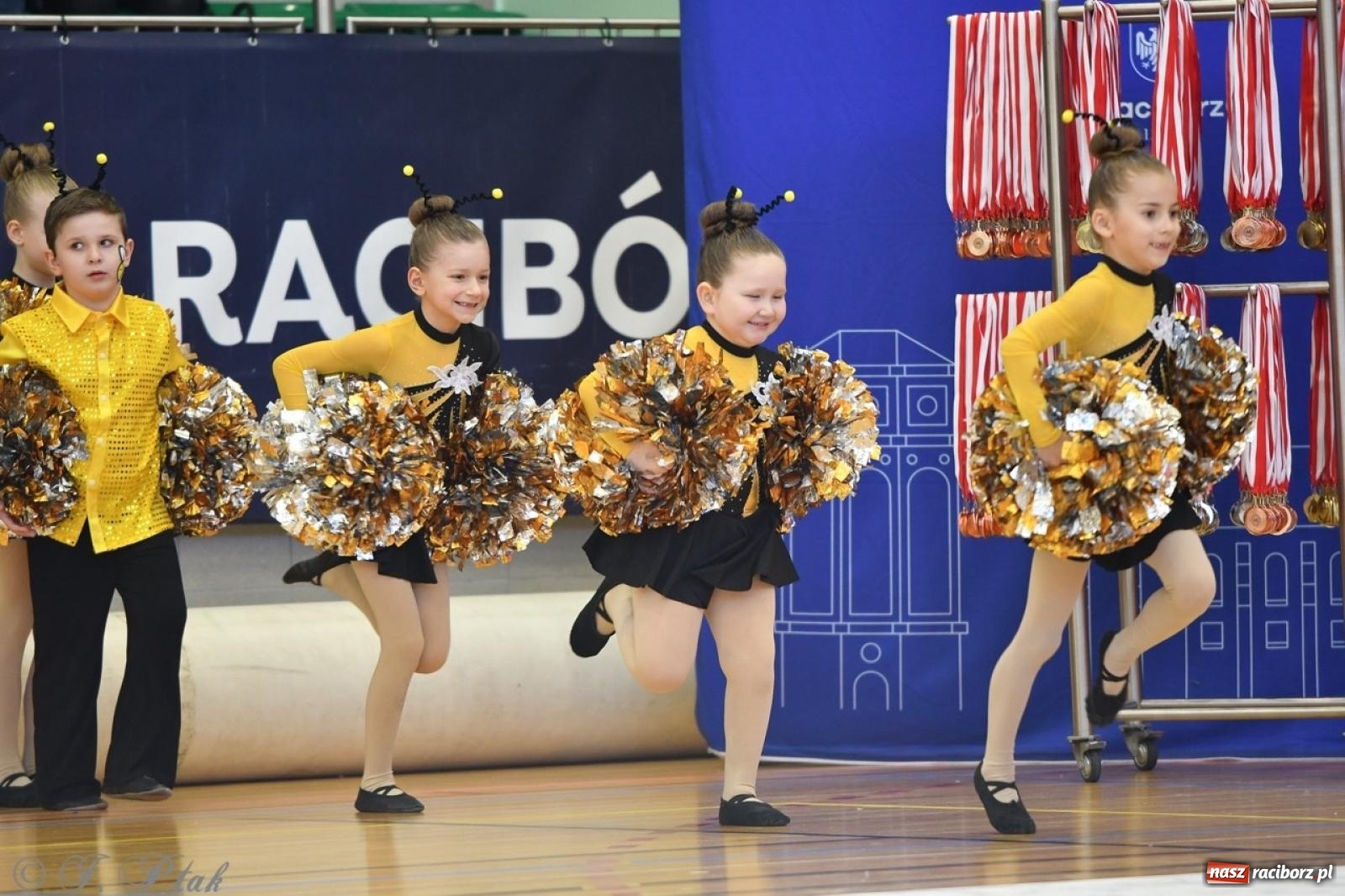 Zdjęcie w galerii na portalu naszraciborz.pl: Racibórz gości Mistrzostwa Okręgu Mażoretek Polski Południowo-Zachodniej [FOTO] wiadomości z regionu