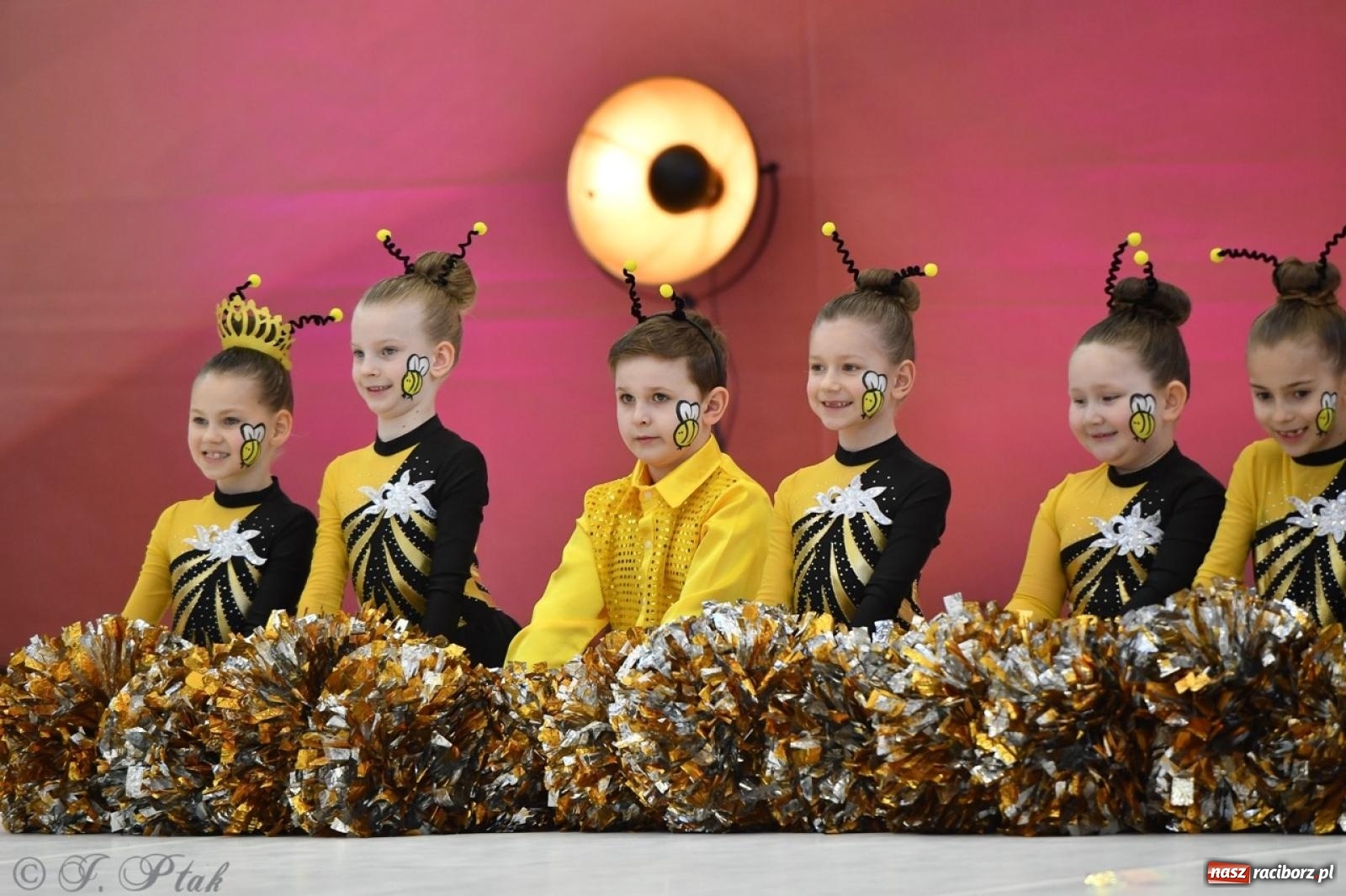 Zdjęcie w galerii na portalu naszraciborz.pl: Racibórz gości Mistrzostwa Okręgu Mażoretek Polski Południowo-Zachodniej [FOTO] wiadomości z regionu