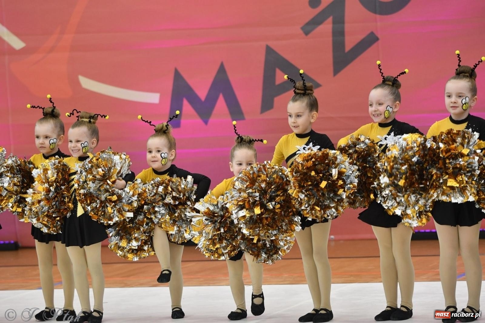 Zdjęcie w galerii na portalu naszraciborz.pl: Racibórz gości Mistrzostwa Okręgu Mażoretek Polski Południowo-Zachodniej [FOTO] wiadomości z regionu