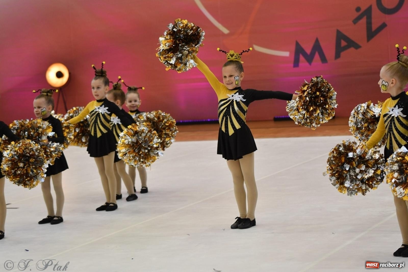 Zdjęcie w galerii na portalu naszraciborz.pl: Racibórz gości Mistrzostwa Okręgu Mażoretek Polski Południowo-Zachodniej [FOTO] wiadomości z regionu