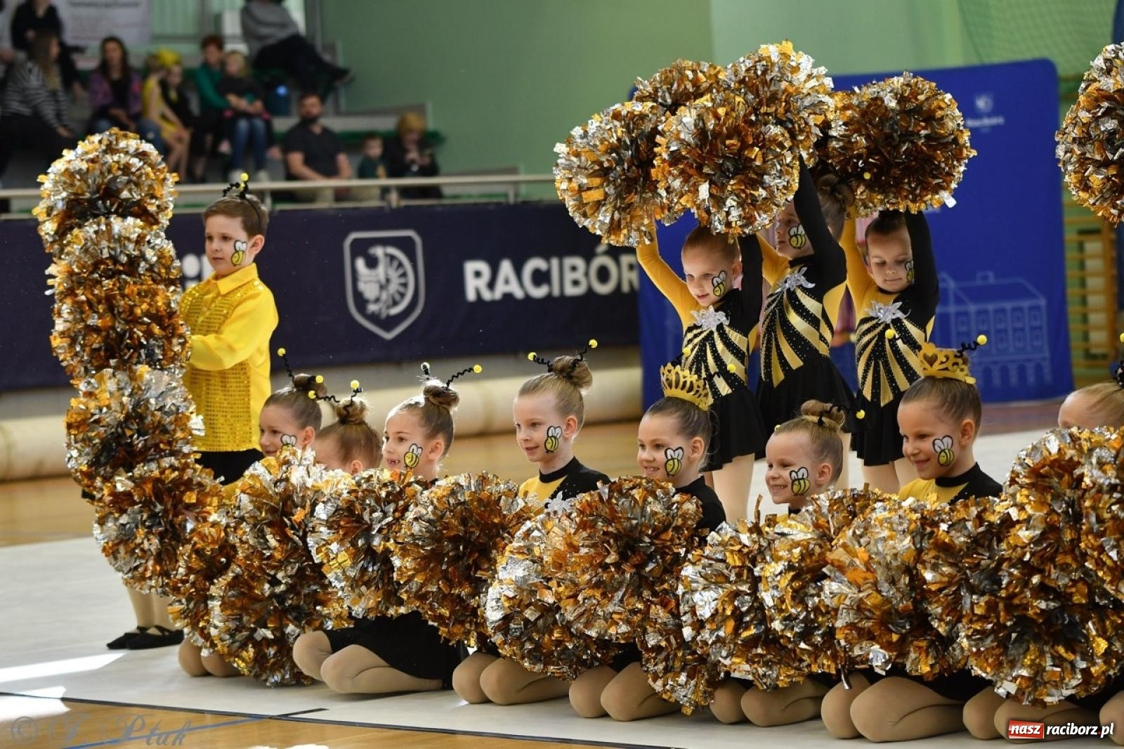 Zdjęcie w galerii na portalu naszraciborz.pl: Racibórz gości Mistrzostwa Okręgu Mażoretek Polski Południowo-Zachodniej [FOTO] wiadomości z regionu