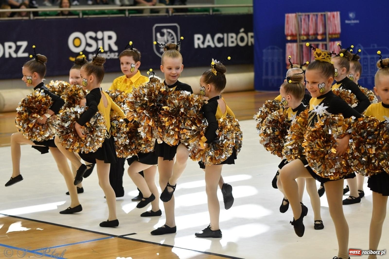 Zdjęcie w galerii na portalu naszraciborz.pl: Racibórz gości Mistrzostwa Okręgu Mażoretek Polski Południowo-Zachodniej [FOTO] wiadomości z regionu