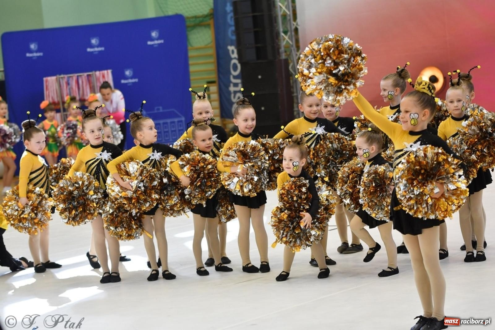 Zdjęcie w galerii na portalu naszraciborz.pl: Racibórz gości Mistrzostwa Okręgu Mażoretek Polski Południowo-Zachodniej [FOTO] wiadomości z regionu