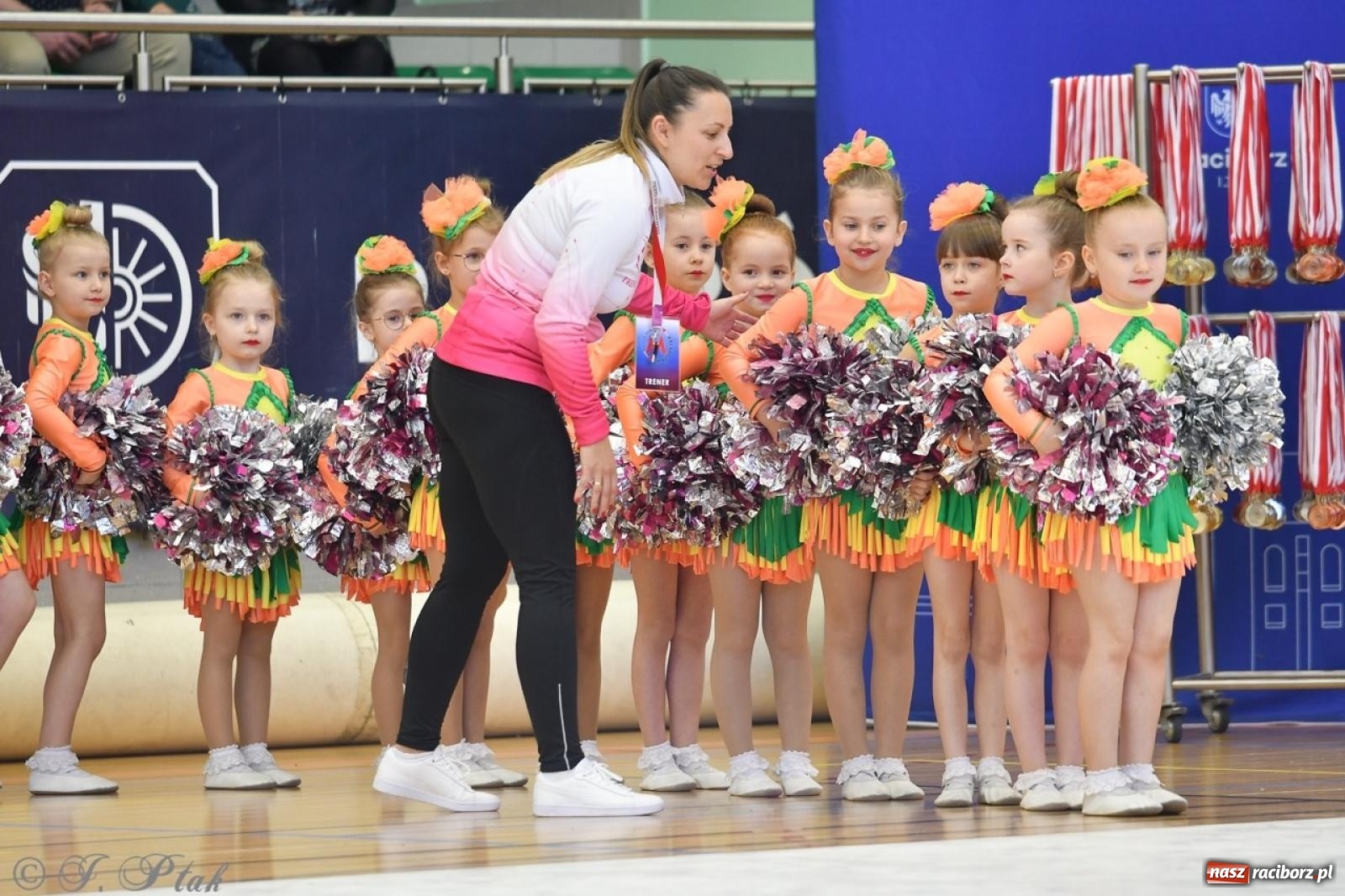 Zdjęcie w galerii na portalu naszraciborz.pl: Racibórz gości Mistrzostwa Okręgu Mażoretek Polski Południowo-Zachodniej [FOTO] wiadomości z regionu