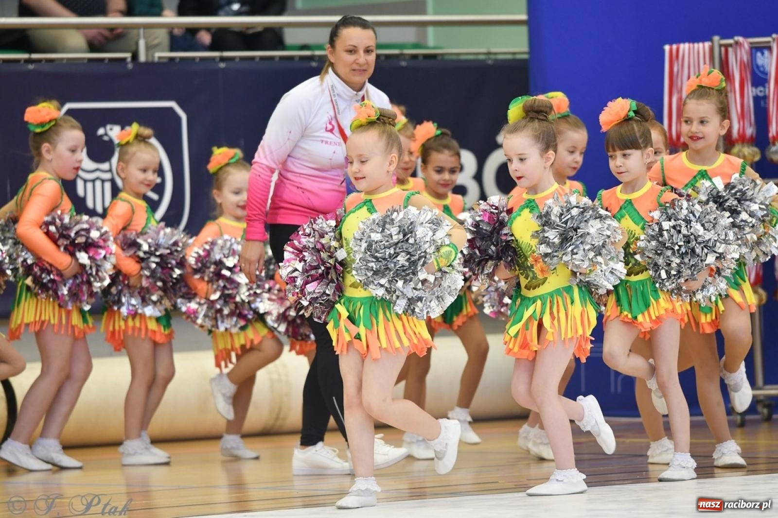 Zdjęcie w galerii na portalu naszraciborz.pl: Racibórz gości Mistrzostwa Okręgu Mażoretek Polski Południowo-Zachodniej [FOTO] wiadomości z regionu