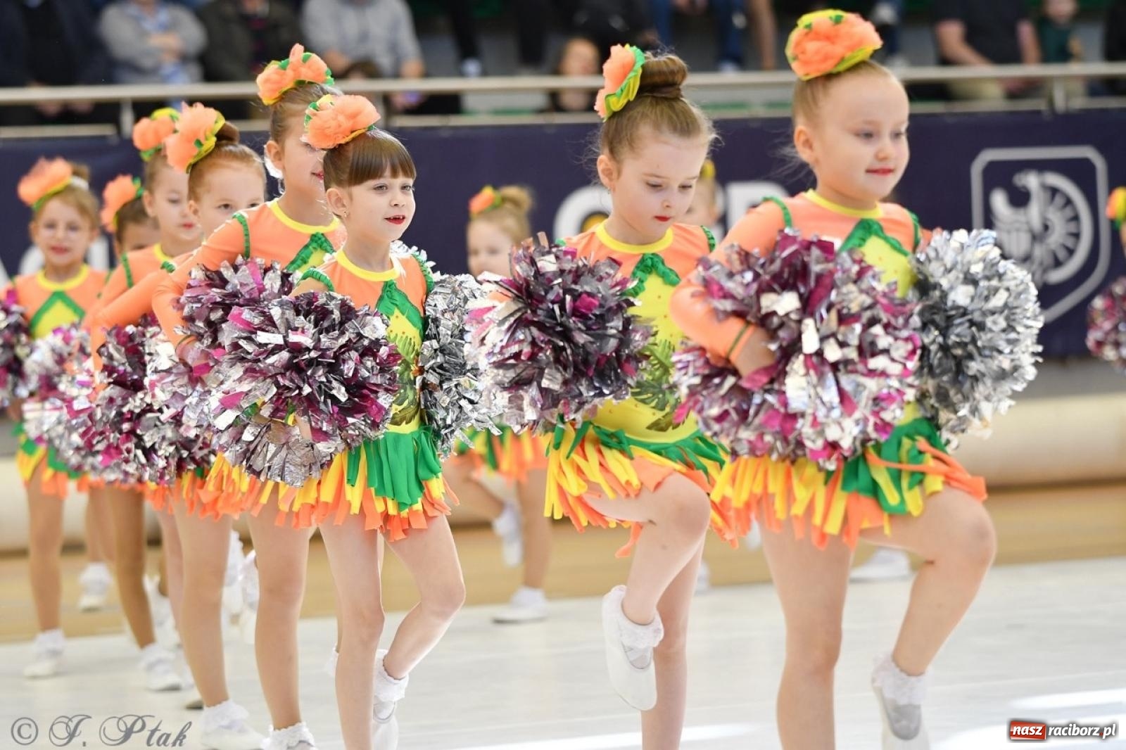 Zdjęcie w galerii na portalu naszraciborz.pl: Racibórz gości Mistrzostwa Okręgu Mażoretek Polski Południowo-Zachodniej [FOTO] wiadomości z regionu