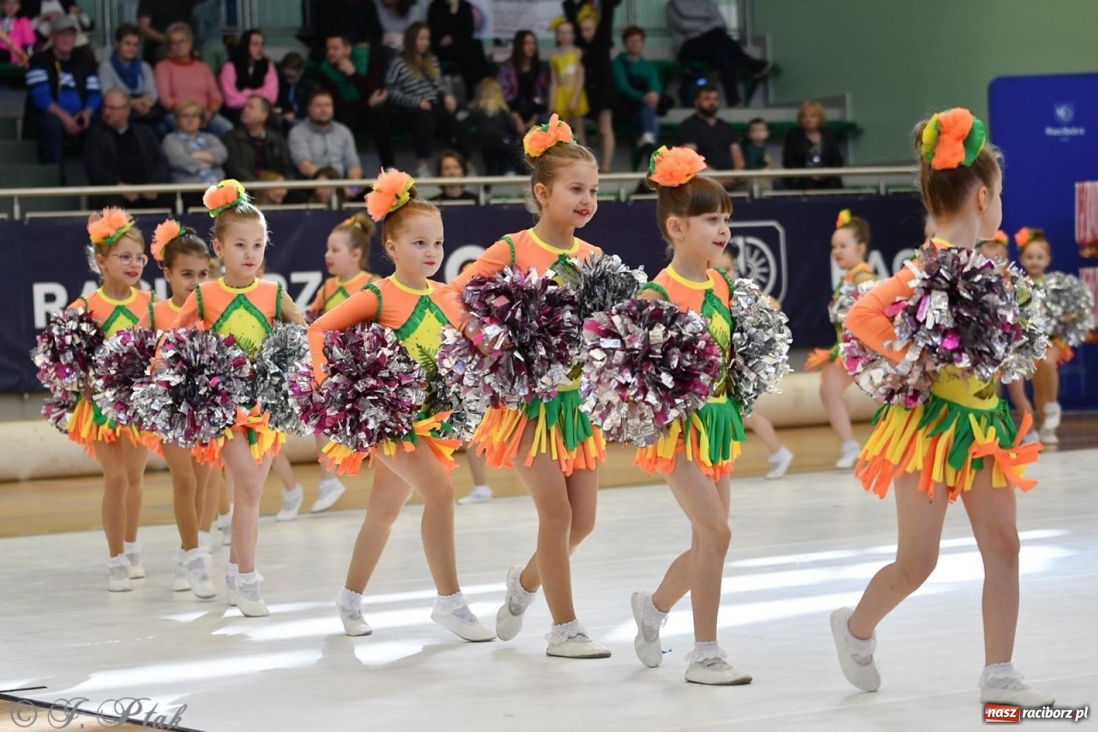 Zdjęcie w galerii na portalu naszraciborz.pl: Racibórz gości Mistrzostwa Okręgu Mażoretek Polski Południowo-Zachodniej [FOTO] wiadomości z regionu
