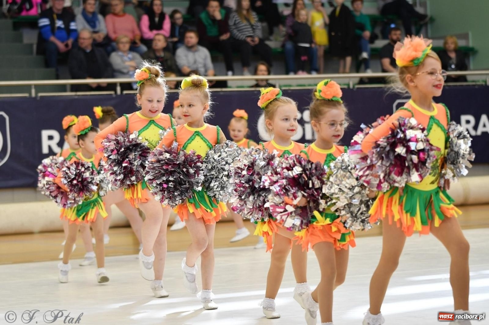 Zdjęcie w galerii na portalu naszraciborz.pl: Racibórz gości Mistrzostwa Okręgu Mażoretek Polski Południowo-Zachodniej [FOTO] wiadomości z regionu
