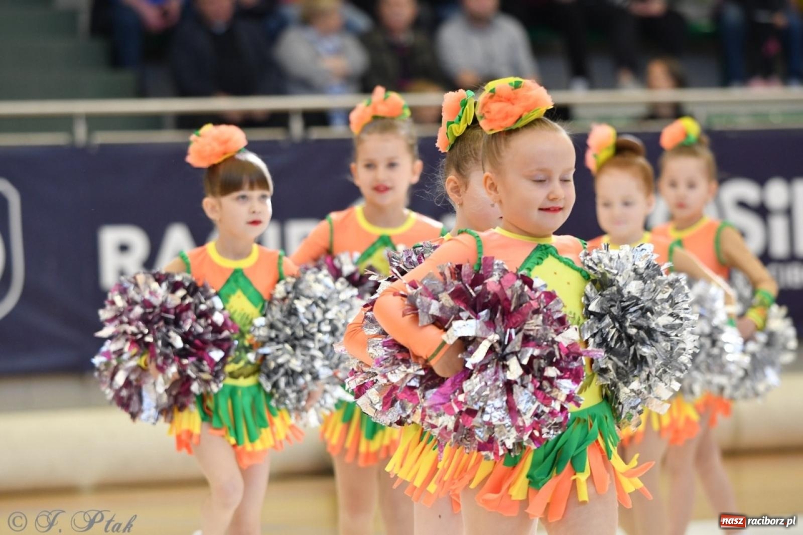 Zdjęcie w galerii na portalu naszraciborz.pl: Racibórz gości Mistrzostwa Okręgu Mażoretek Polski Południowo-Zachodniej [FOTO] wiadomości z regionu