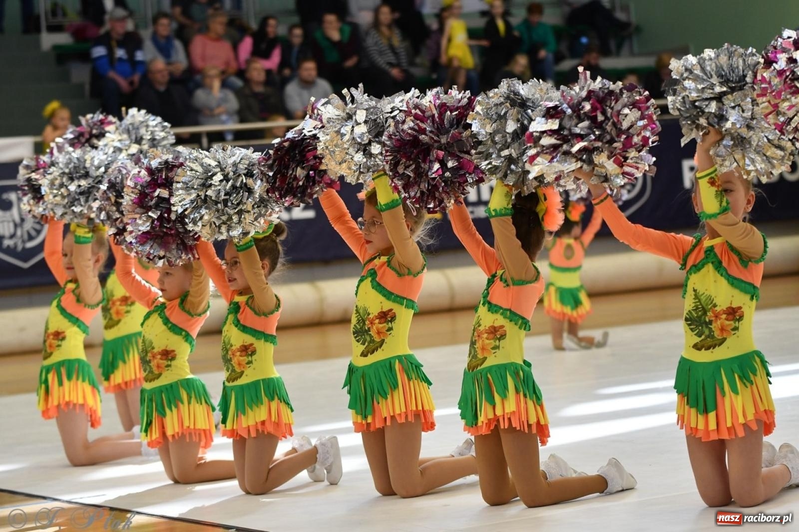 Zdjęcie w galerii na portalu naszraciborz.pl: Racibórz gości Mistrzostwa Okręgu Mażoretek Polski Południowo-Zachodniej [FOTO] wiadomości z regionu