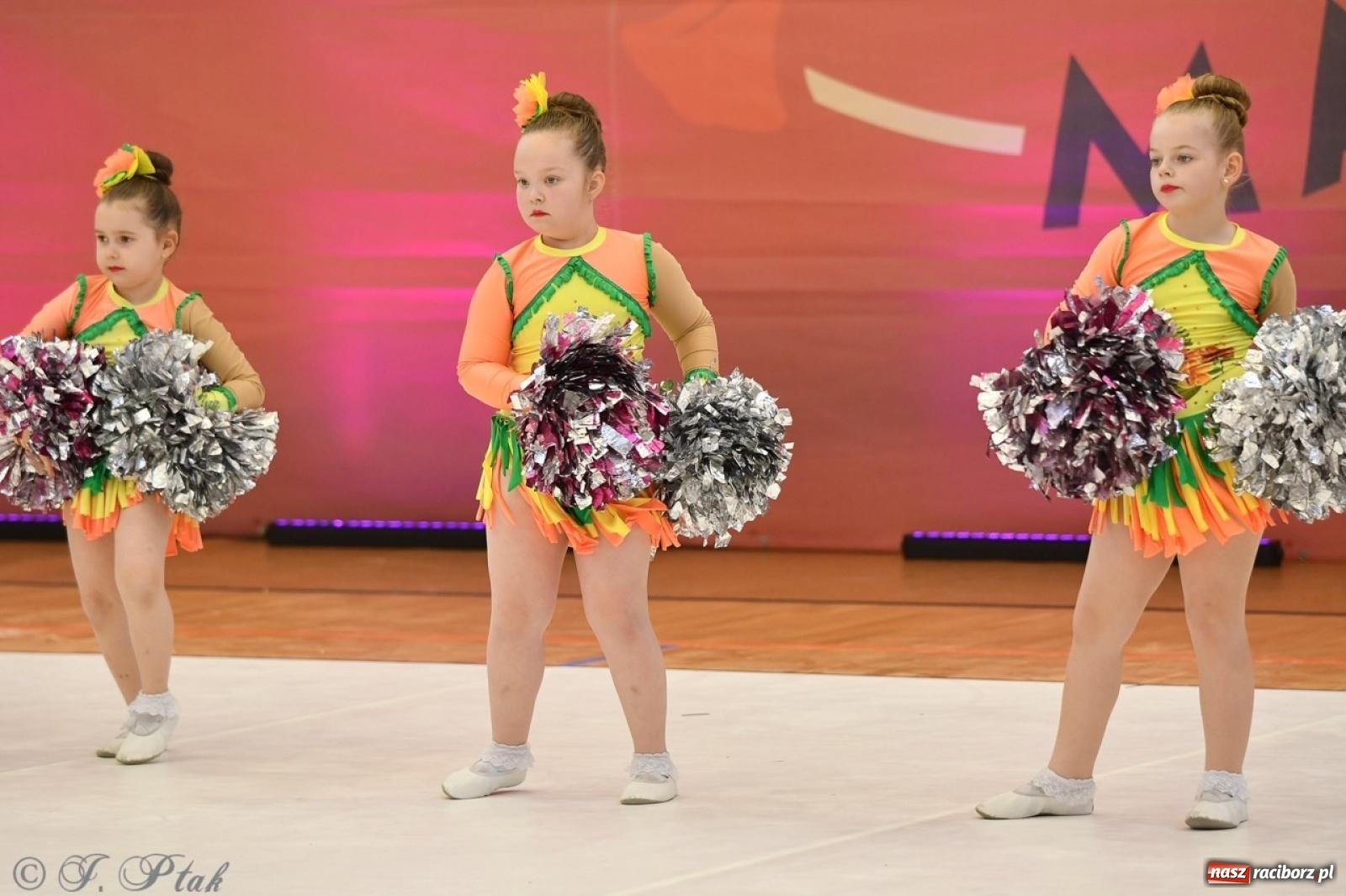 Zdjęcie w galerii na portalu naszraciborz.pl: Racibórz gości Mistrzostwa Okręgu Mażoretek Polski Południowo-Zachodniej [FOTO] wiadomości z regionu